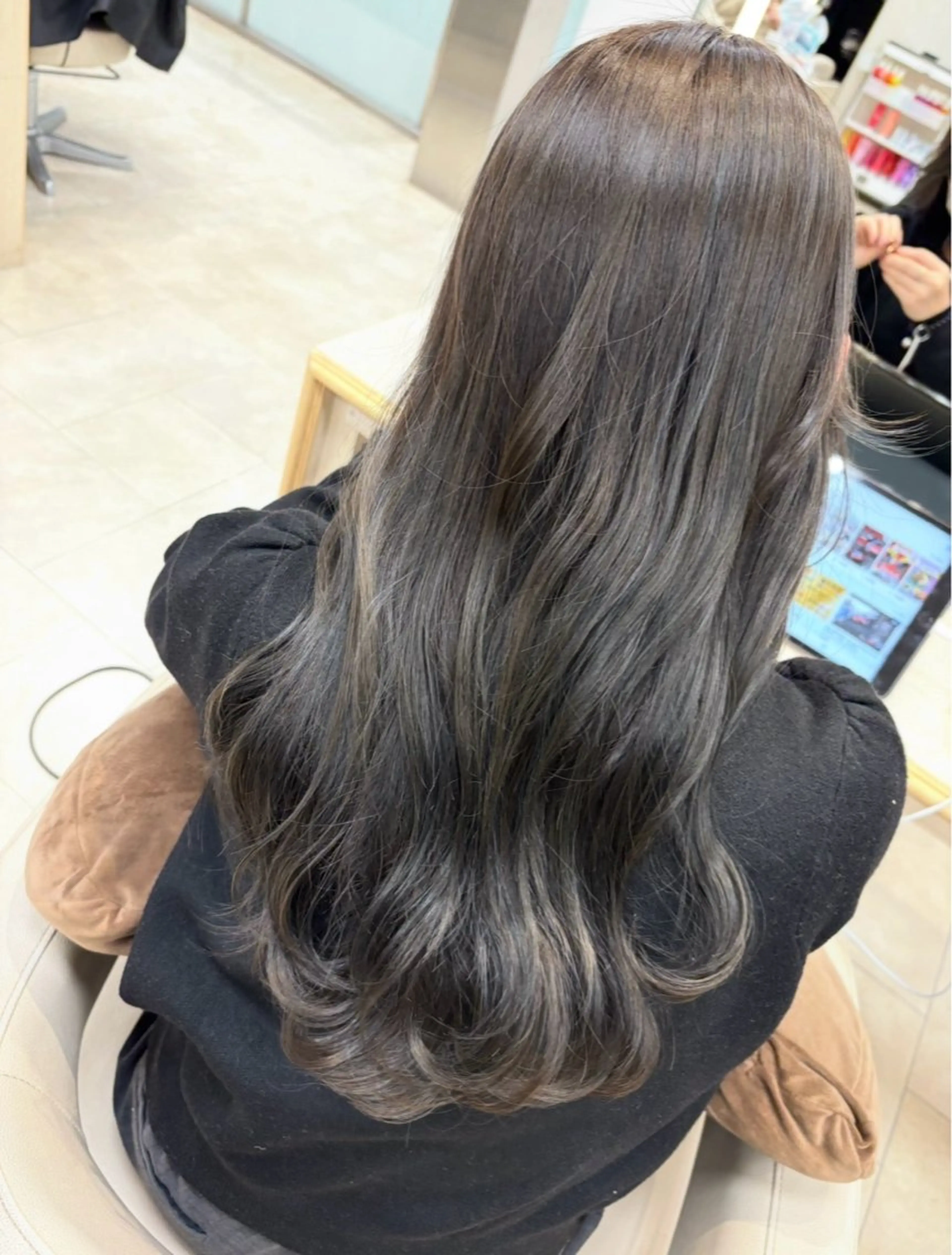 ロング ハイライト ヘアカラー トリートメント 高橋恵🌈生え癖改善 ウルフ/レイヤーのヘアスタイル