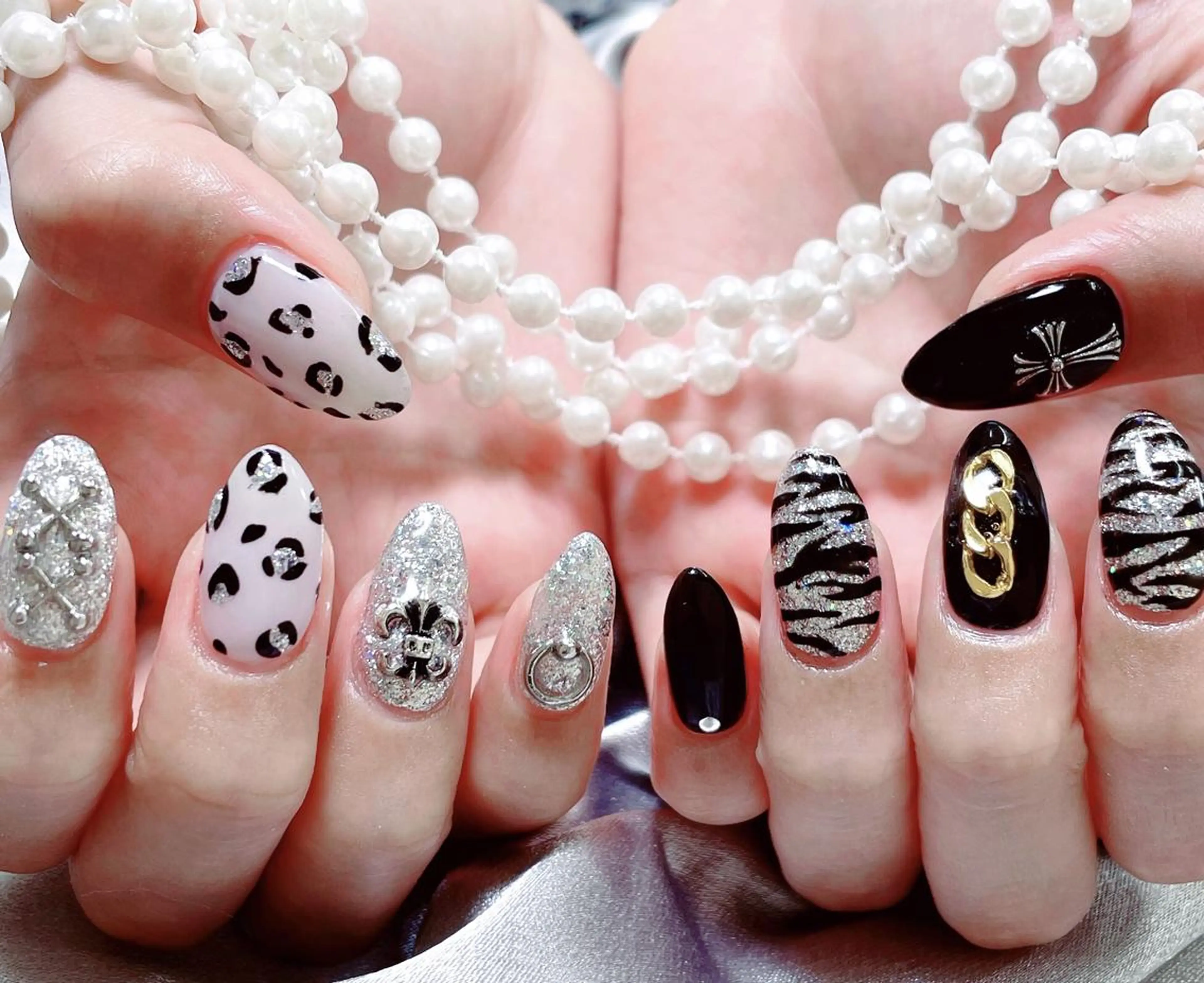 ネイル 🎀まゆ 🪽🐾のネイルデザイン