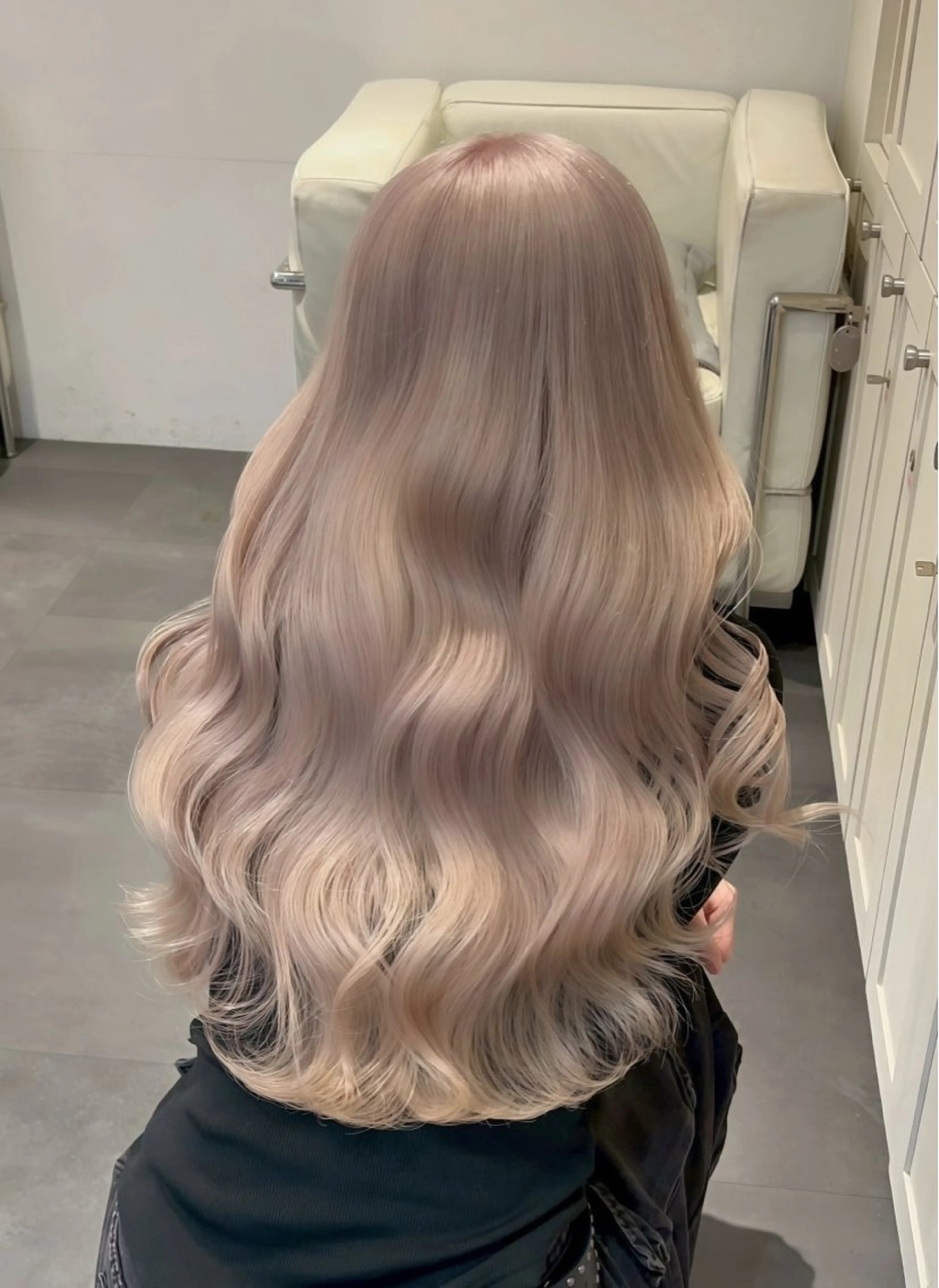 ロング コスギ ユカナのヘアスタイル