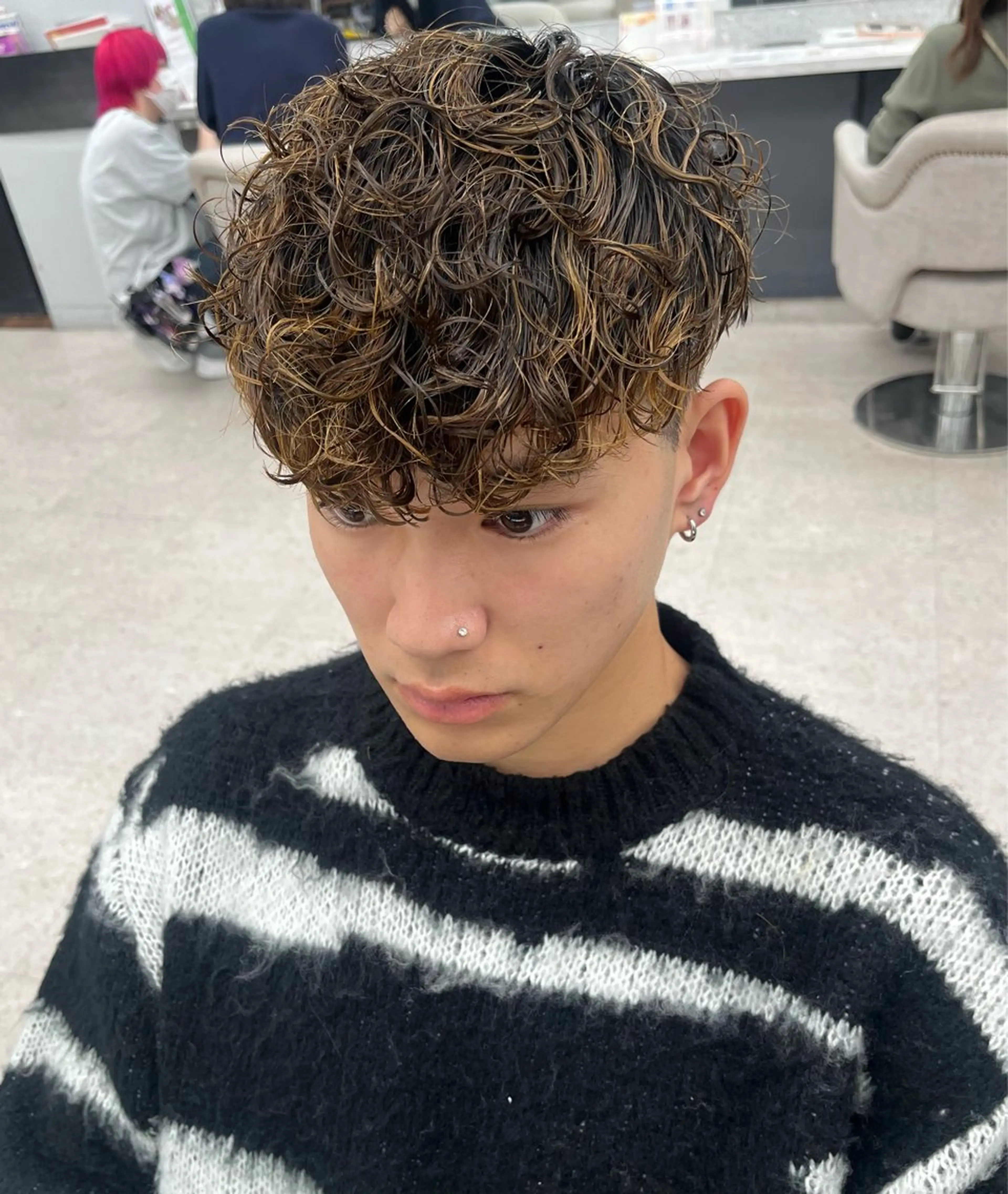 パーマ メンズ メンズハイライト メンズパーマ スペインカール カット パーマ 🍐シャドウパーマ メンズ特化/守岡🍐のヘアスタイル