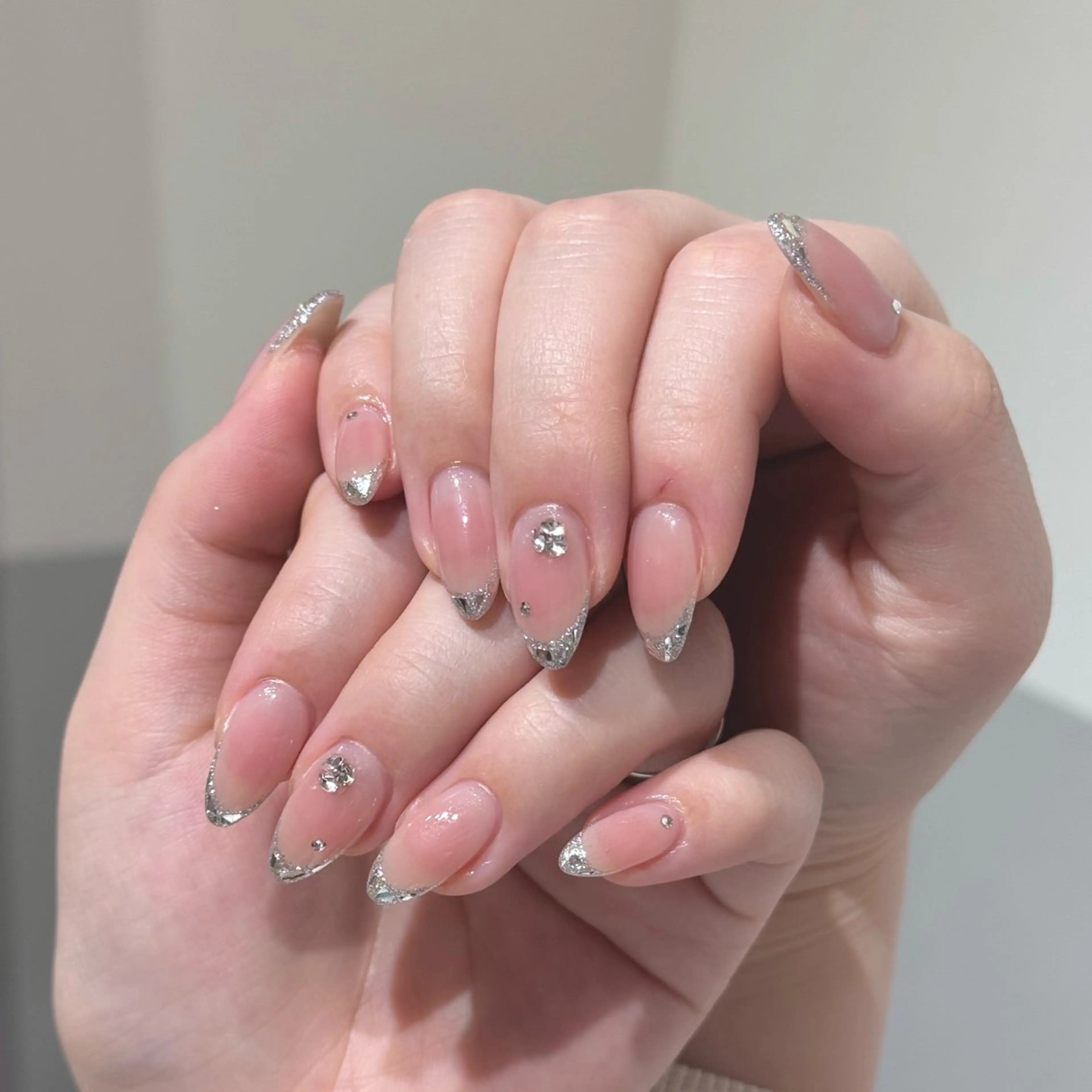 ネイル フレンチネイル ガラスフレンチ coco🧸久屋大通 🫧nagisaのネイルデザイン