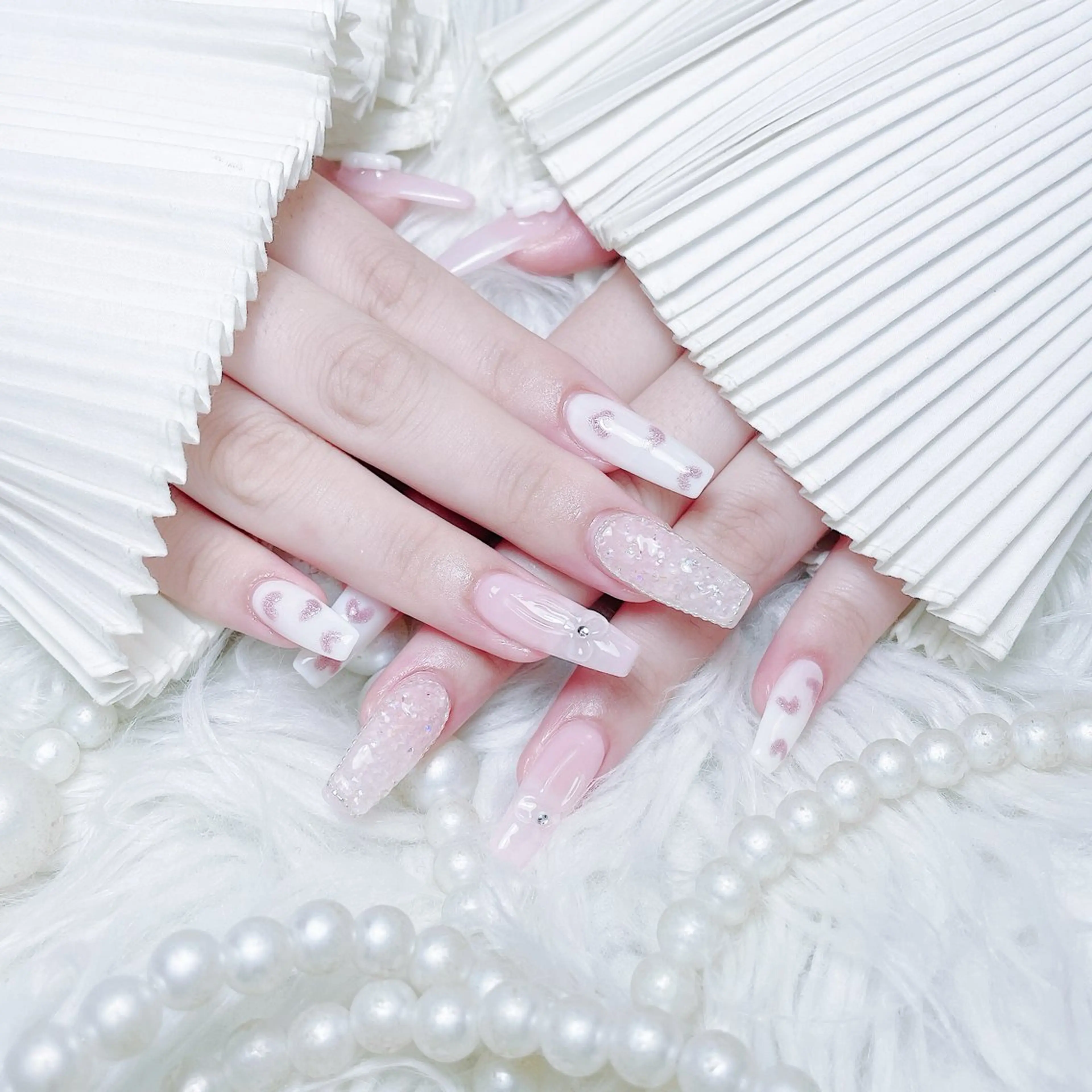 ネイル チークネイル 長さ出し フラワーネイル フレンチネイル ガーリー ハンドネイル ハンドケア NEW NAIL 池袋のネイルデザイン