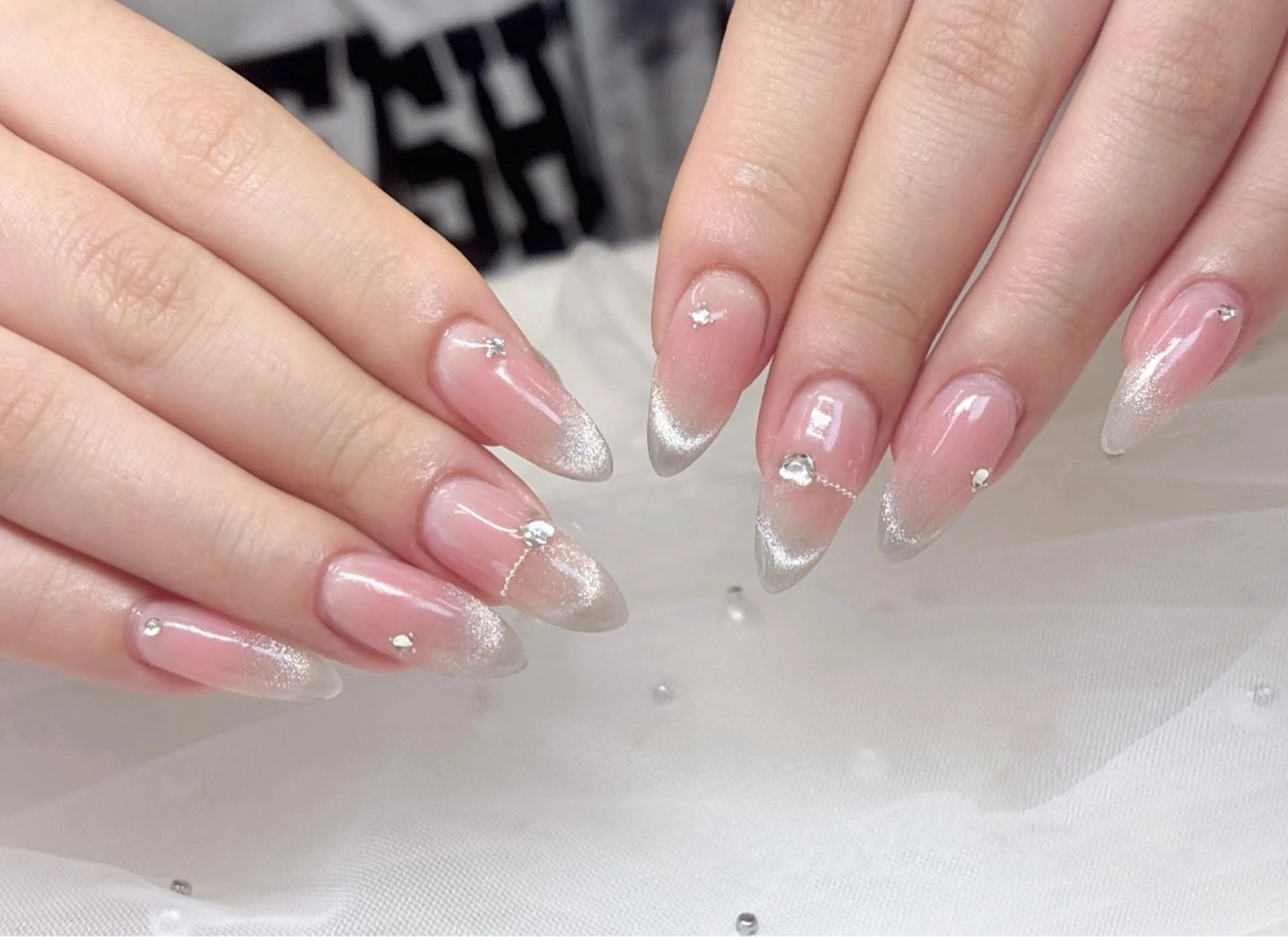 ネイル チークネイル フレンチネイル ジェルネイル グラデーション ハート ハンドネイル ╹◡╹MimoEye lash🌻Nailのマツエク・マツパデザイン