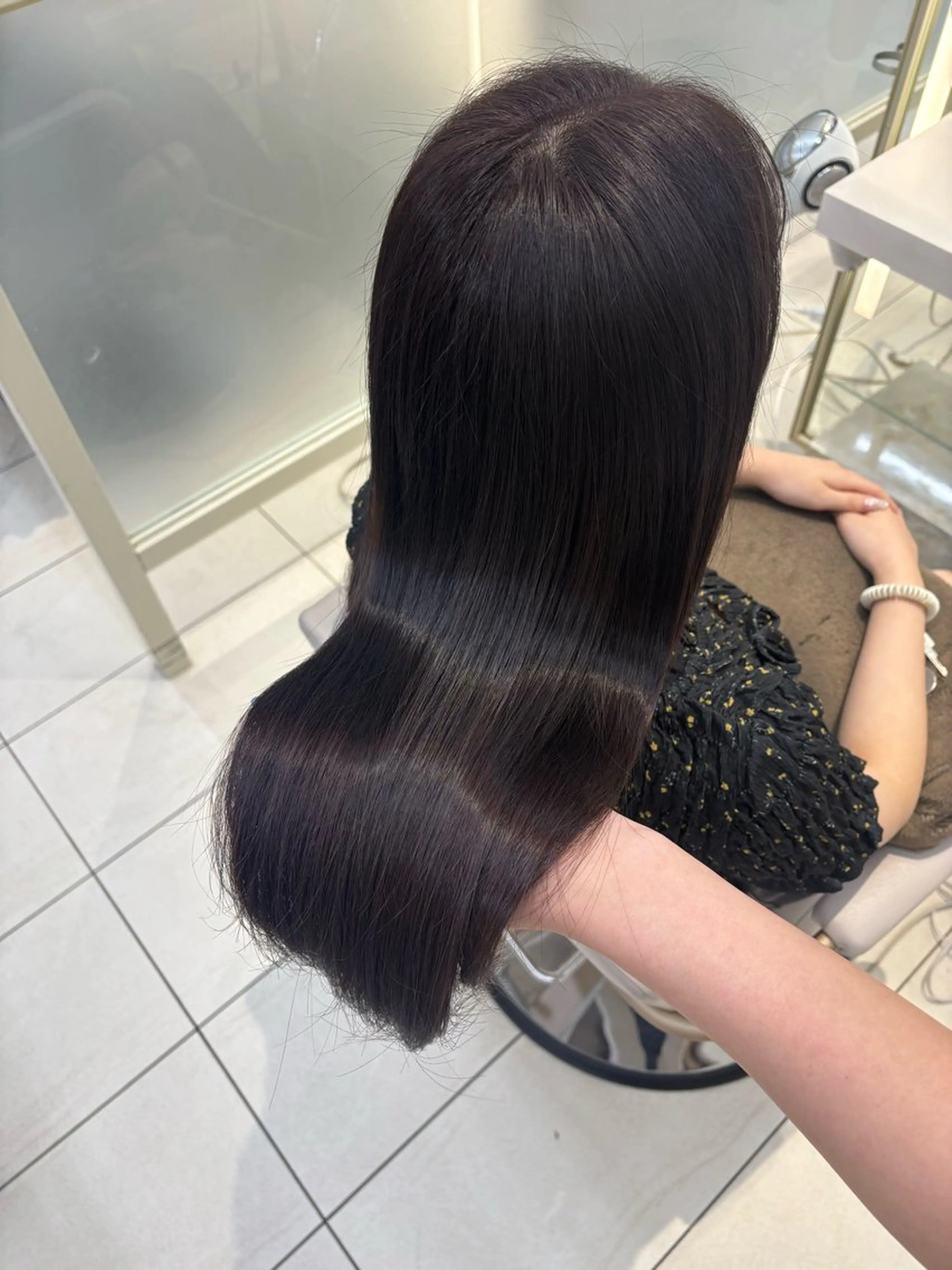 セミロング カラー かなこ／重めレイヤー ／透明感カラーのヘアスタイル