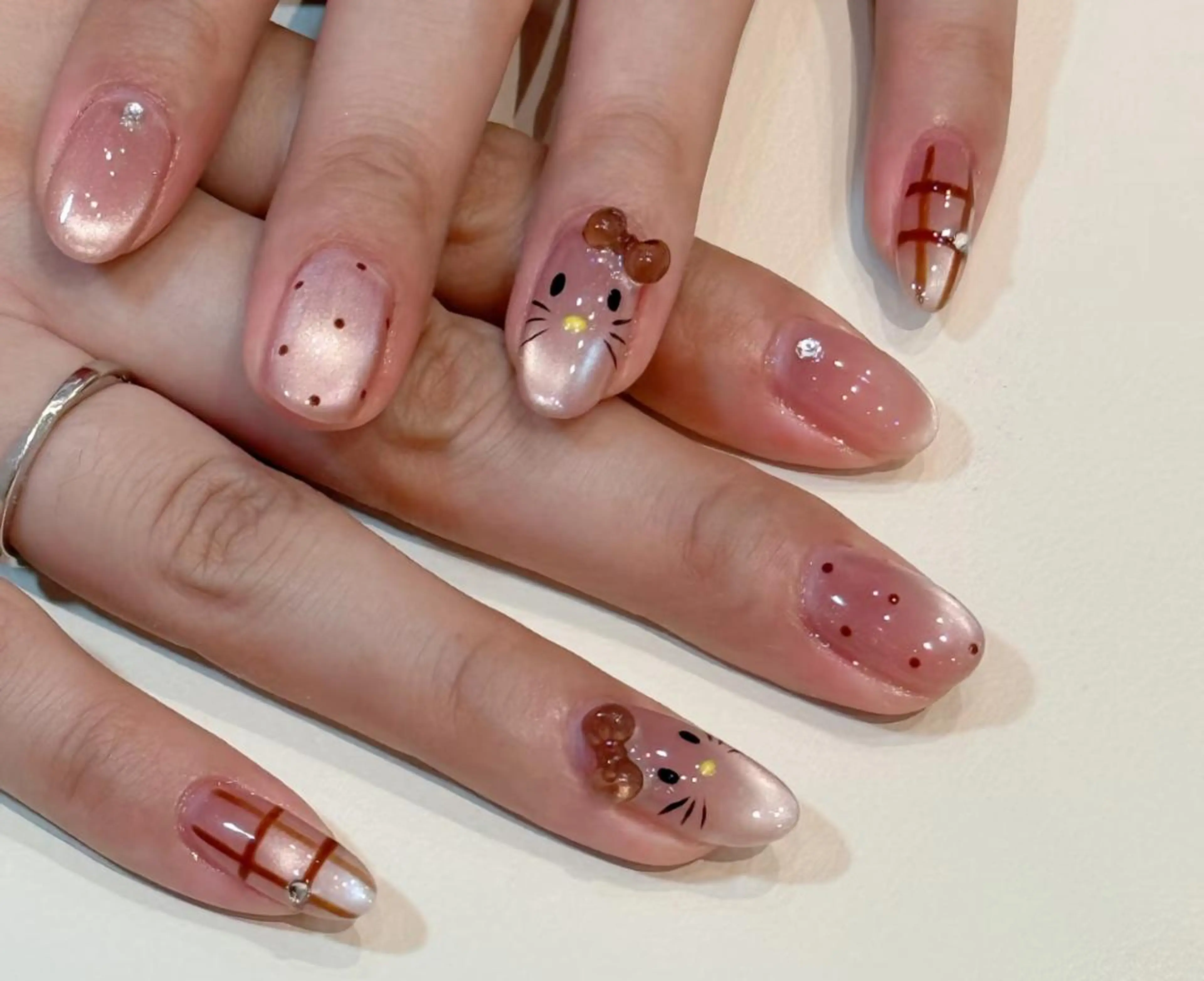 ネイル ハンドネイル 🎀 Ayaka_nailのネイルデザイン