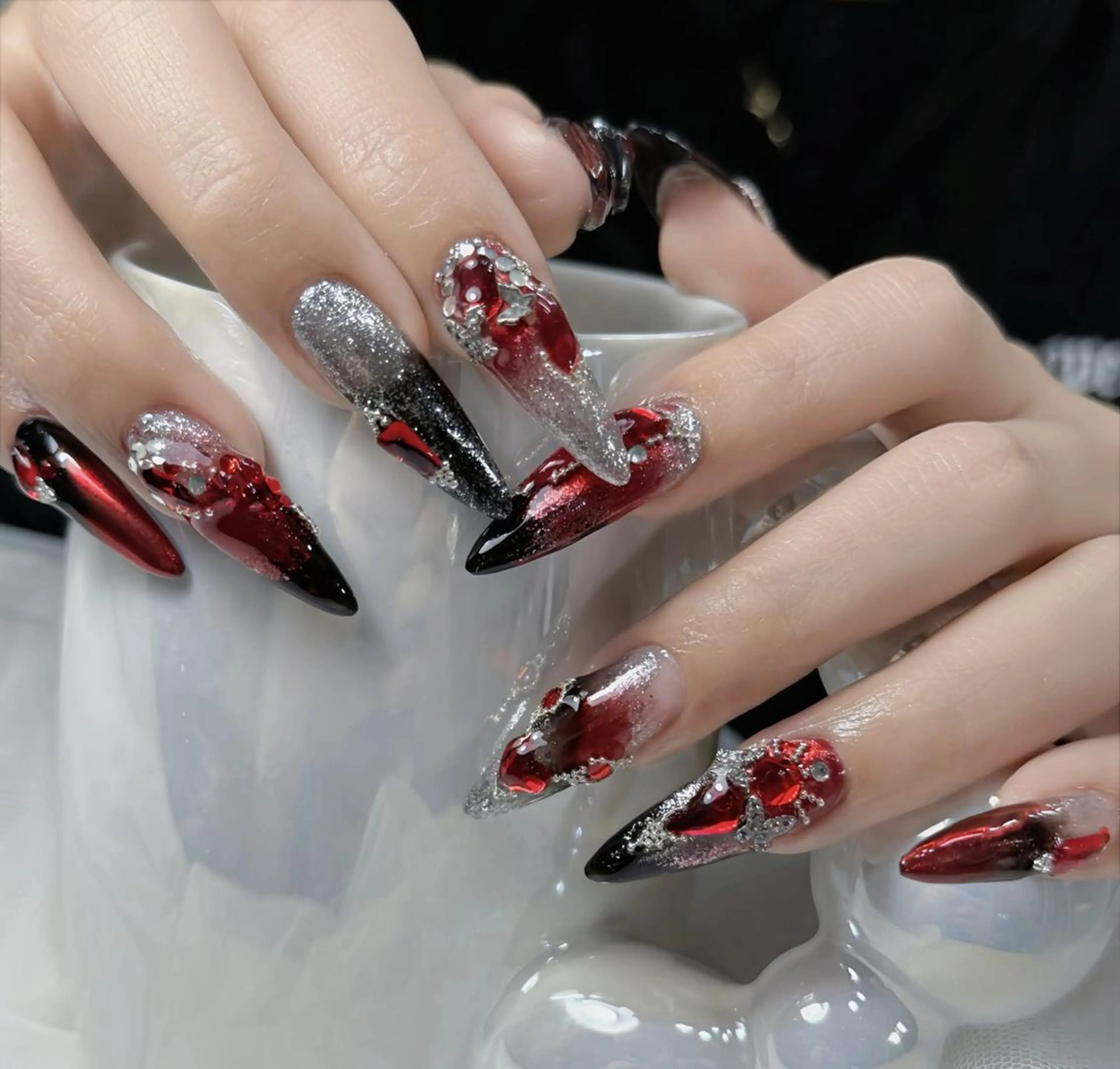 ロング カラー ベージュカラー グラデーションカラー ピンクカラー 韓国風ヘア ハンドネイル Bling Salonのネイルデザイン