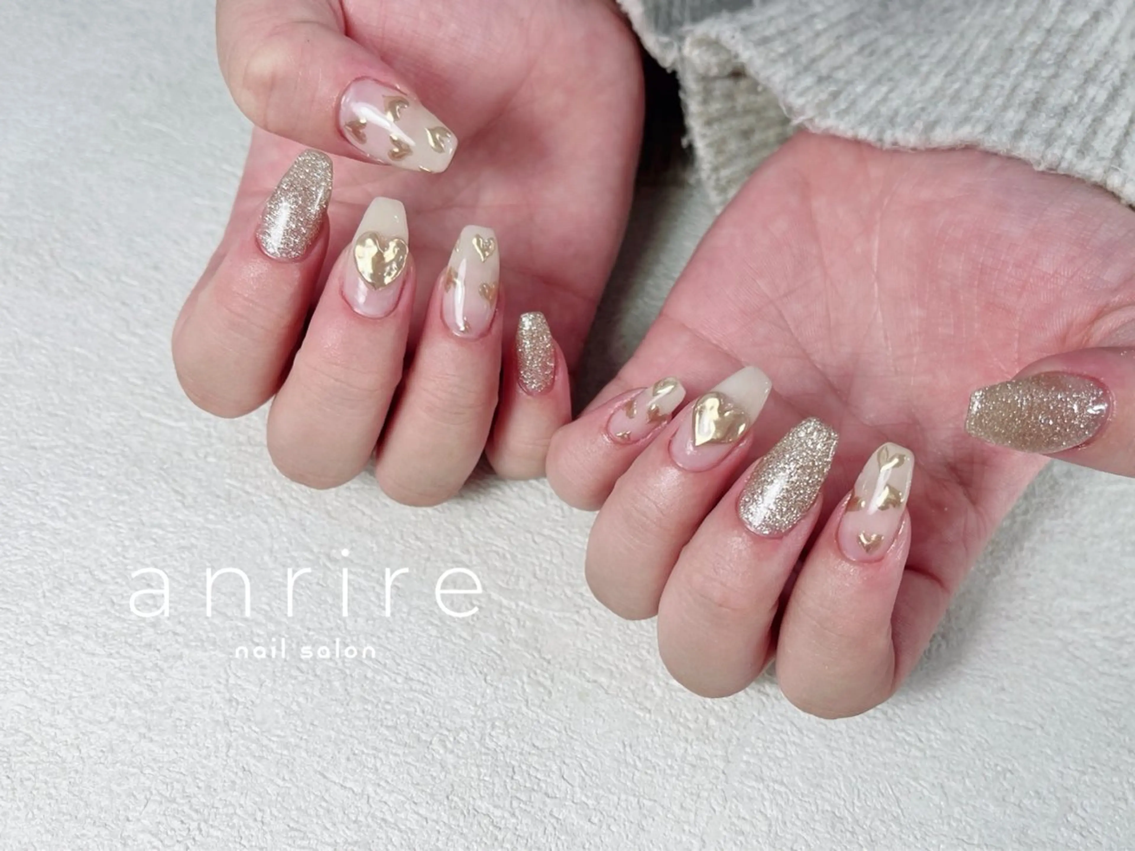 ネイル ジェルネイル ゴールド ハート キラキラネイル ラメ(グリッター) ハンドネイル nailsalon anrireのネイルデザイン