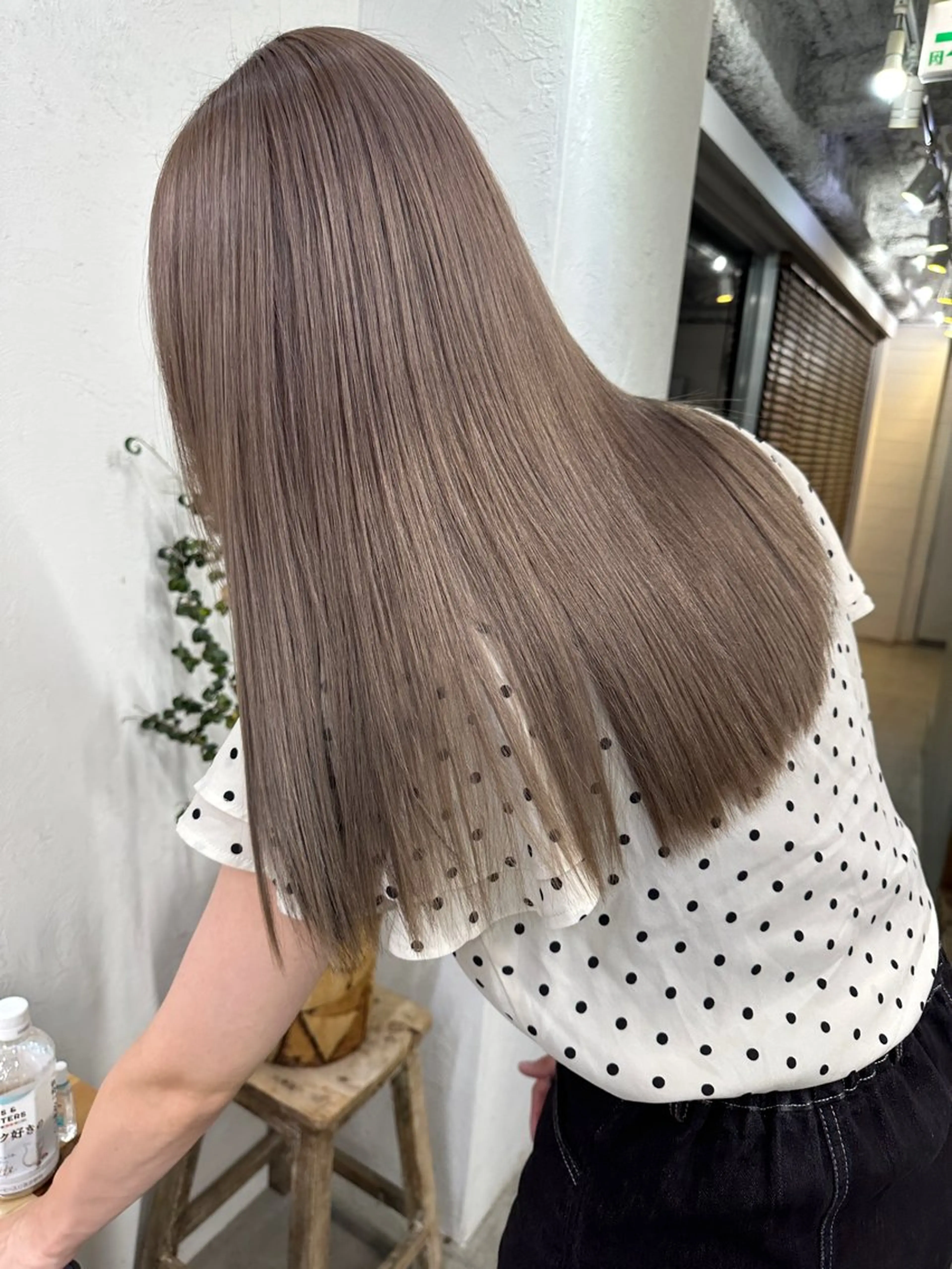 ロング カラー ココアグレージュ グレージュ カット ヘアカラー トリートメント ブリーチダブルカラー 【koide】のヘアスタイル