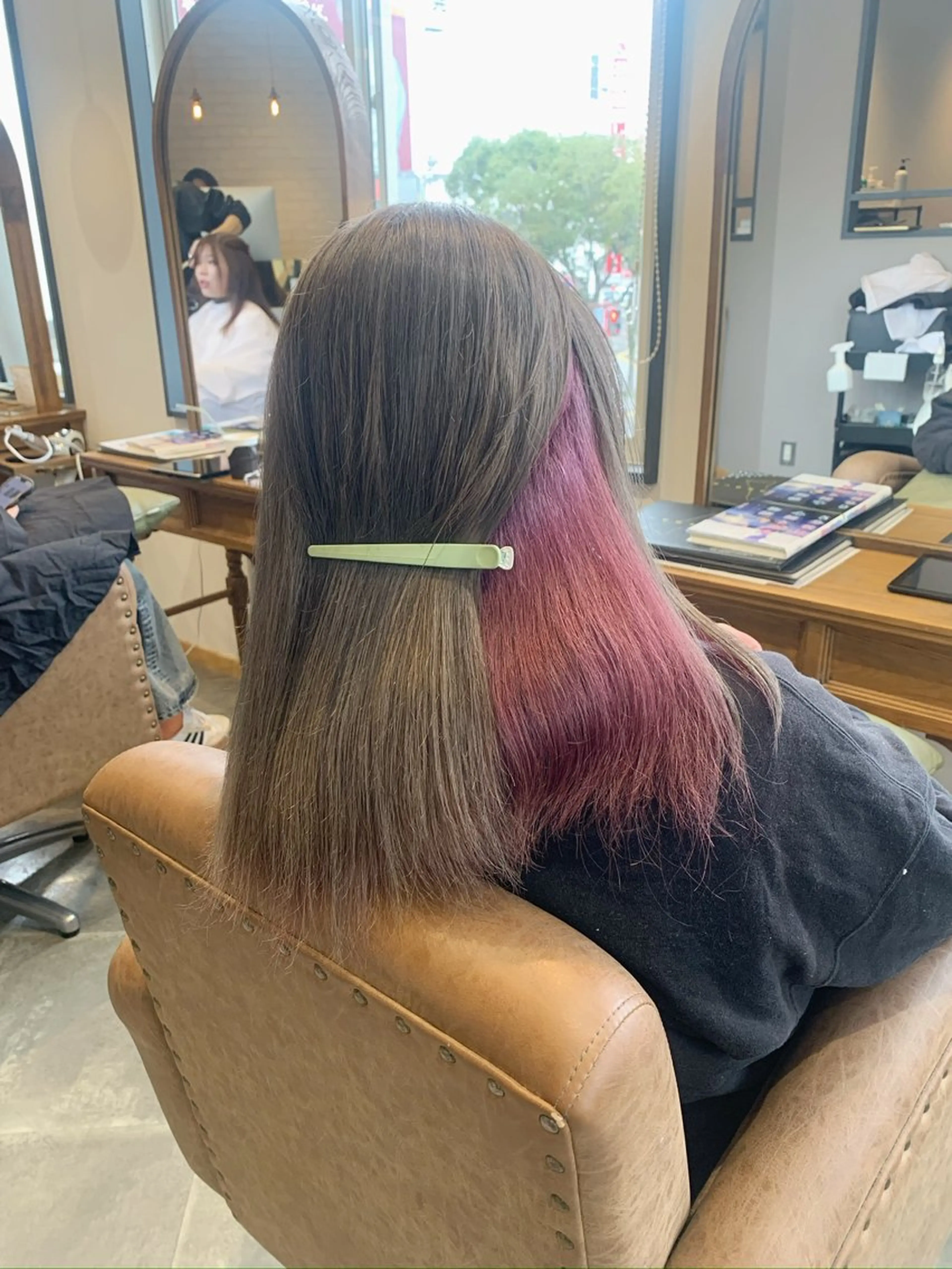 セミロング 鍋嶋 涼香のヘアスタイル