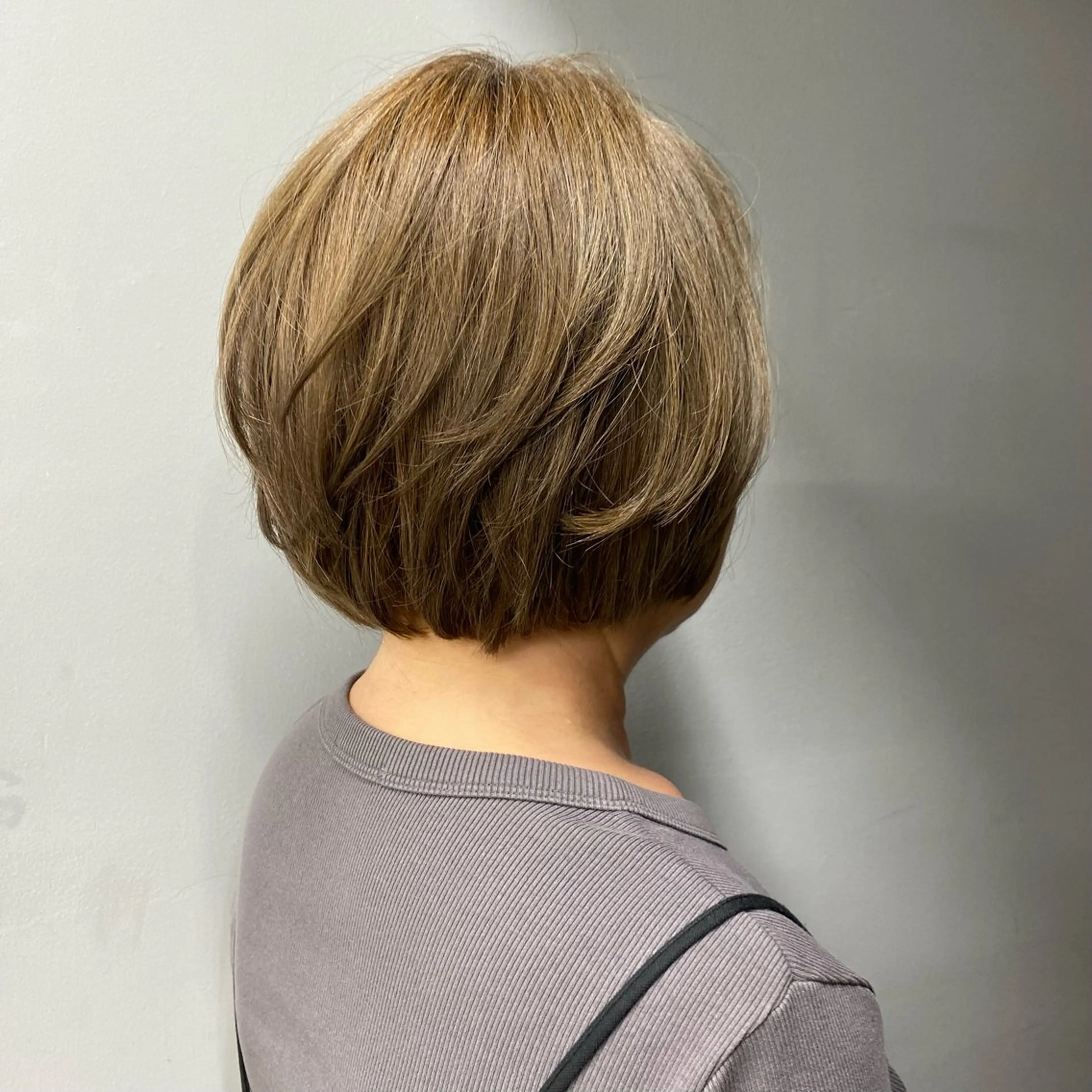 ショート カラー 星野 菜月のヘアスタイル