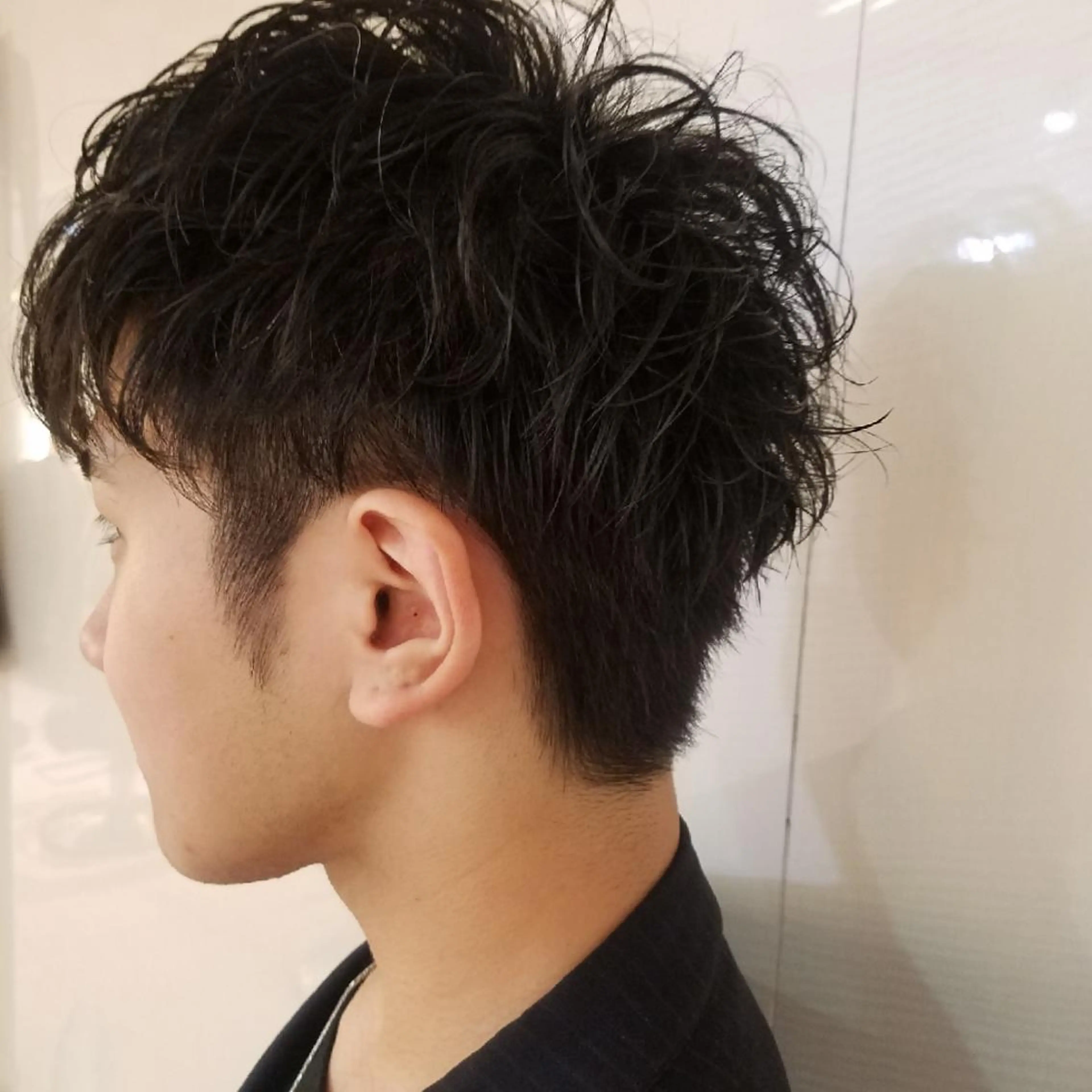 ショート パーマ メンズ メンズパーマ カット パーマ 内村 純也のヘアスタイル