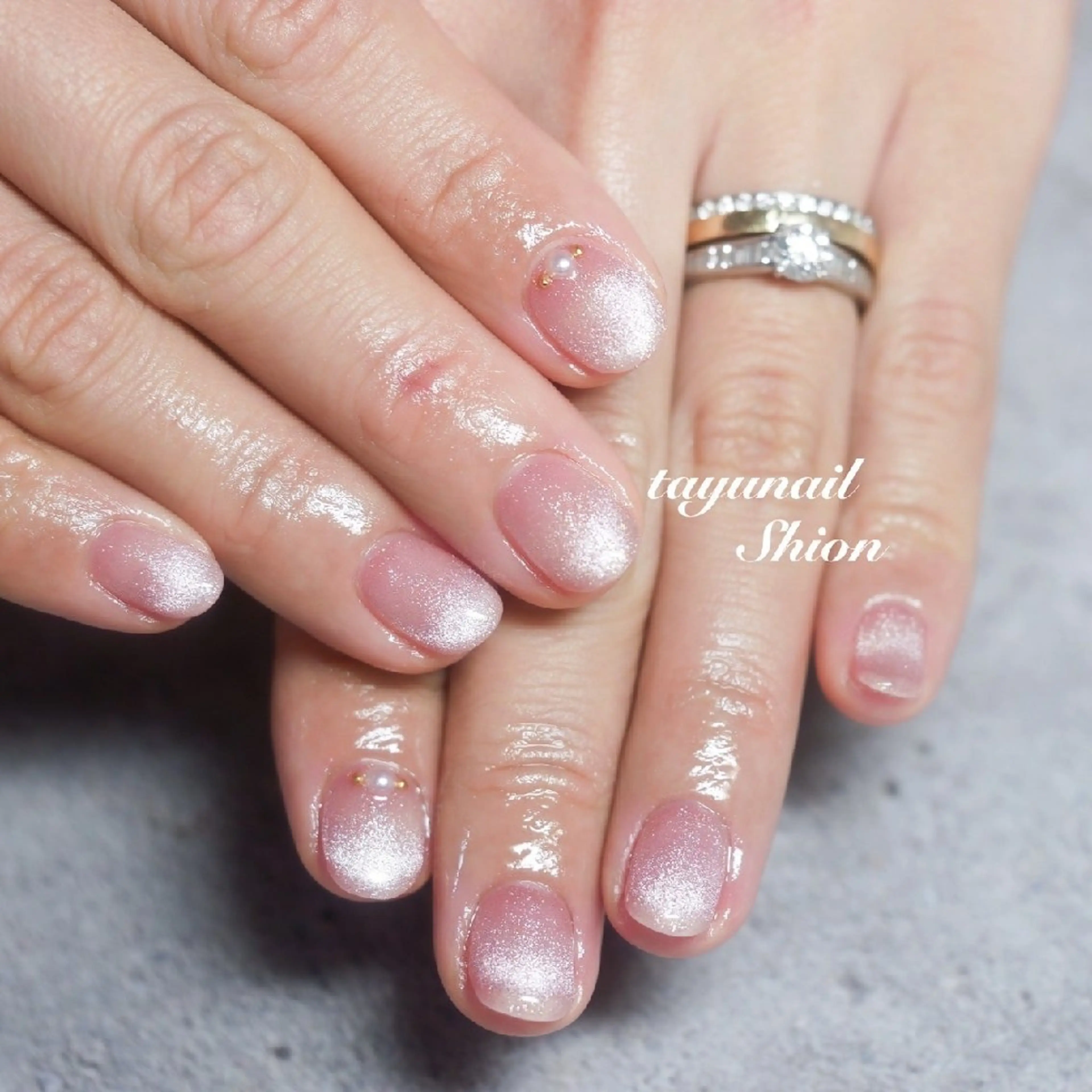 ネイル ジェルネイル グラデーション キラキラネイル マグネットネイル パラジェル ネイルサロン 【たゆnail】のネイルデザイン
