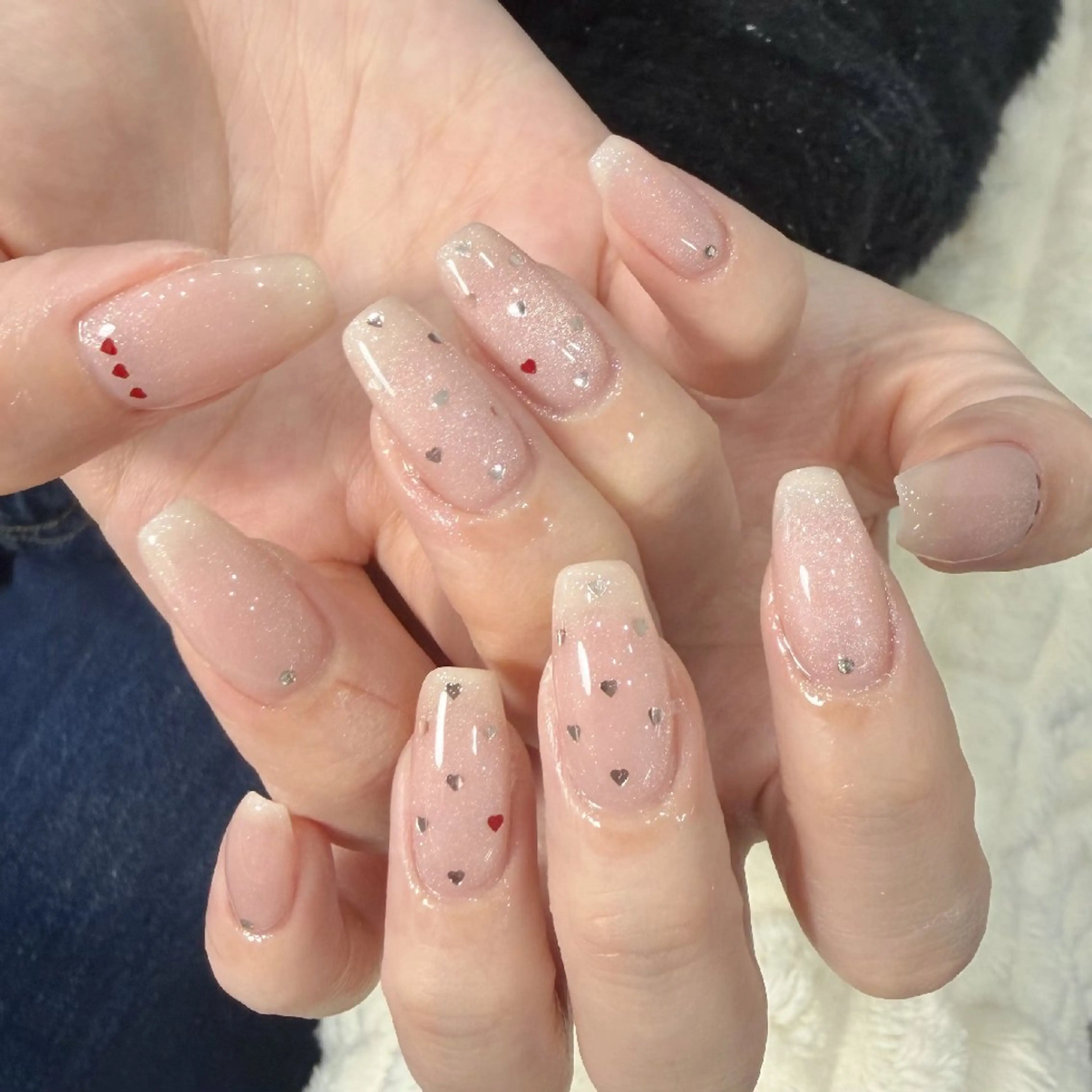 ネイル チークネイル フレンチネイル ジェルネイル ガーリー キラキラネイル ハンドネイル UM Nail Salonのネイルデザイン