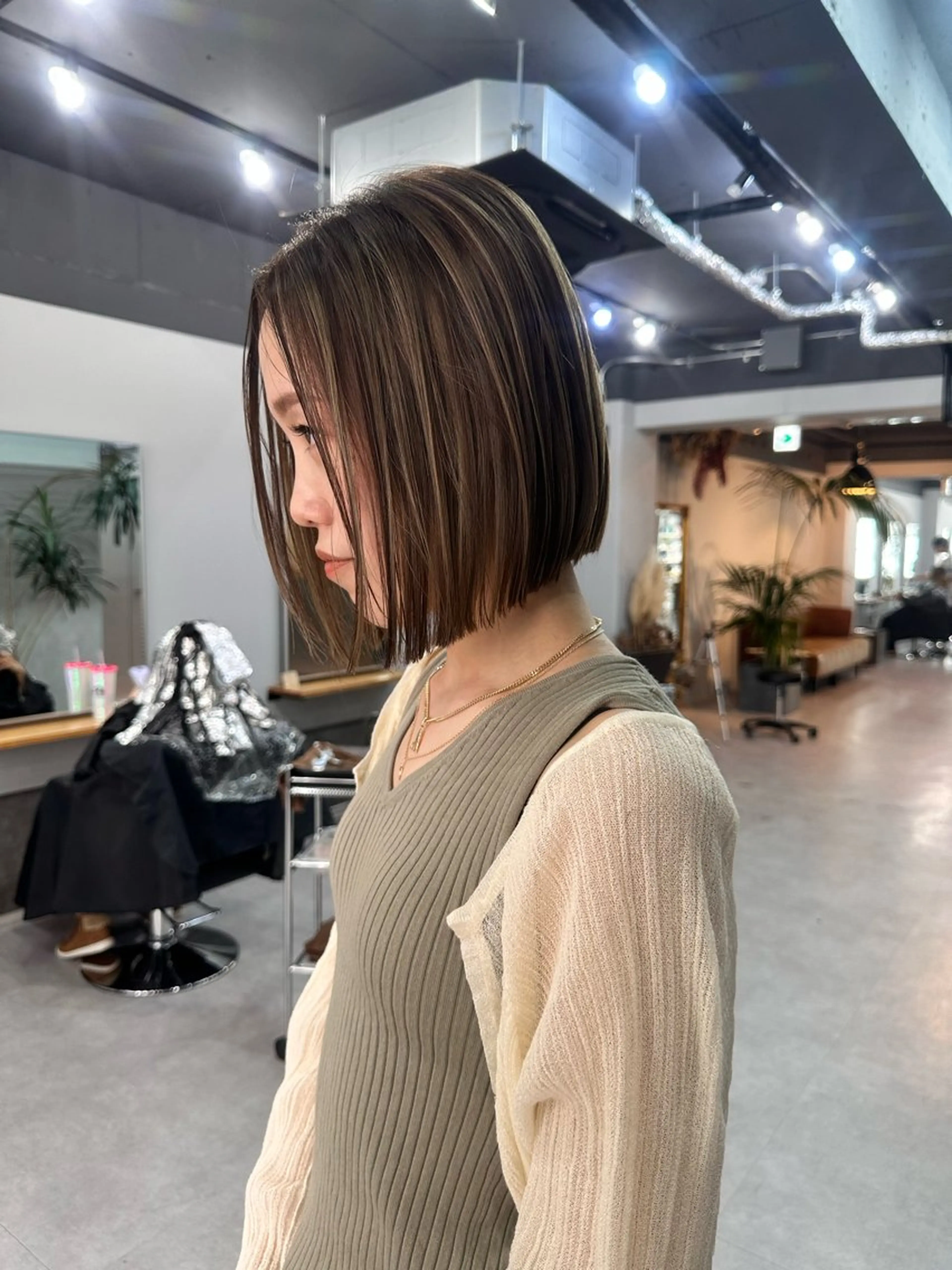 ショート 切りっぱなしボブ ボブ カット ヘアカラー トリートメント 中山 天地のヘアスタイル