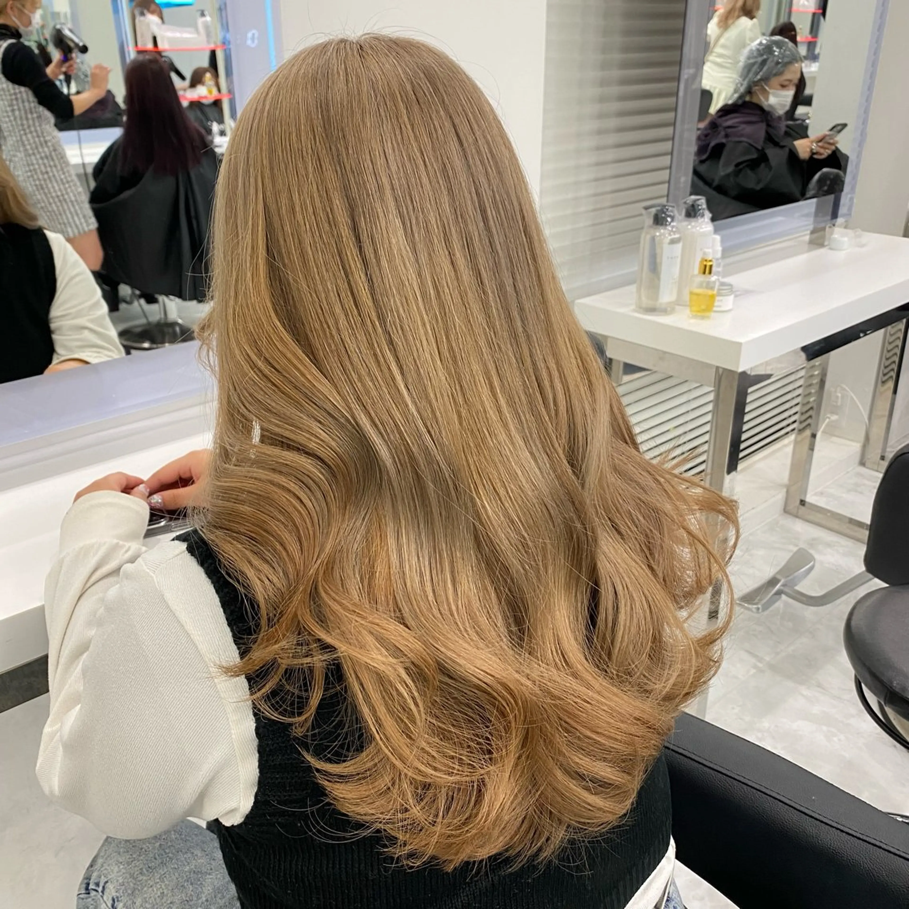 ロング カラー ブリーチ カット ヘッドスパ ヘアセット 韓国艶カラー🇰🇷 DISCO💙のヘアスタイル