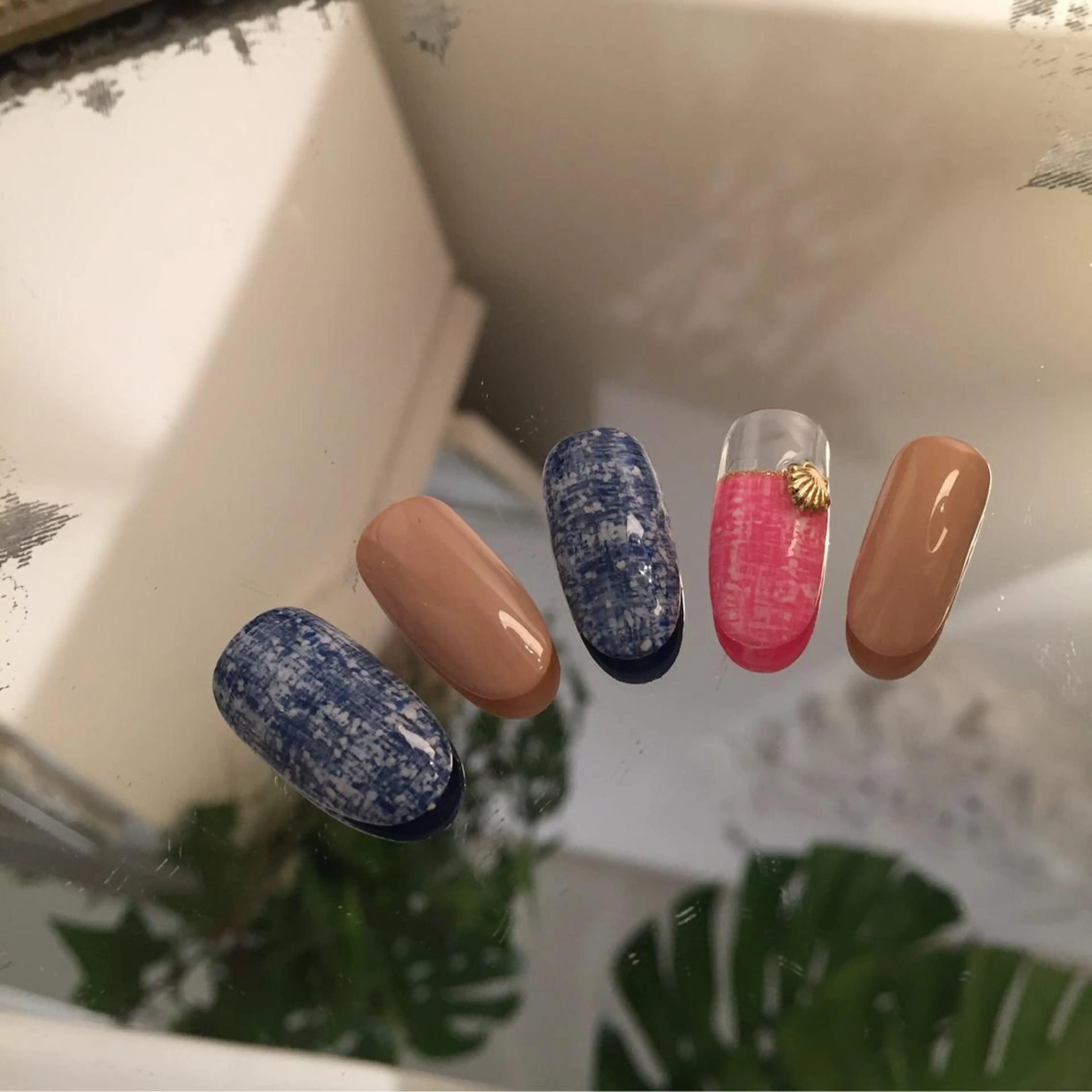 ネイル ジェルネイル ツイードネイル atelier chic+のネイルデザイン
