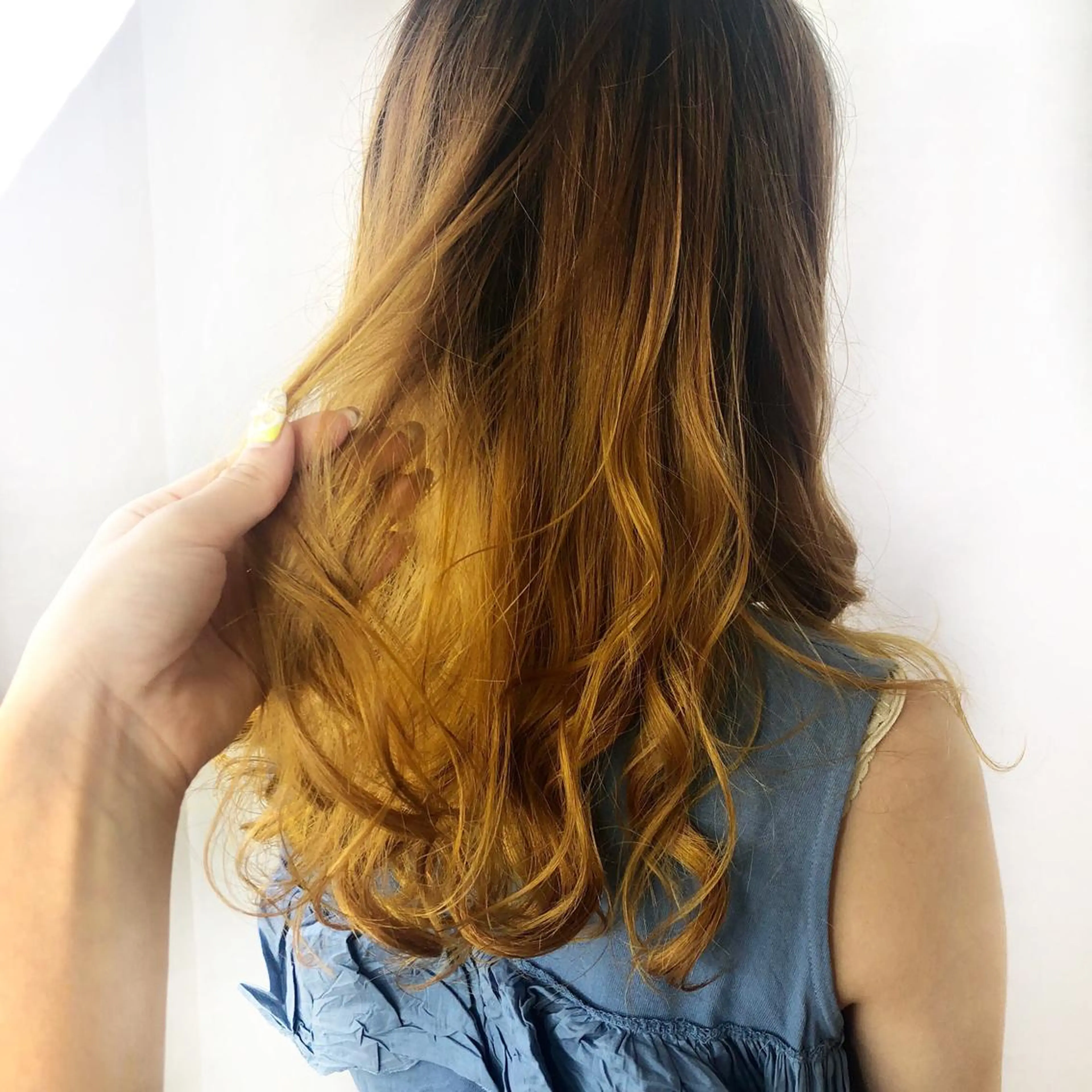 ロング カラー グラデーションカラー 小顔レイヤー/ ベージュ🤍Rieのヘアスタイル