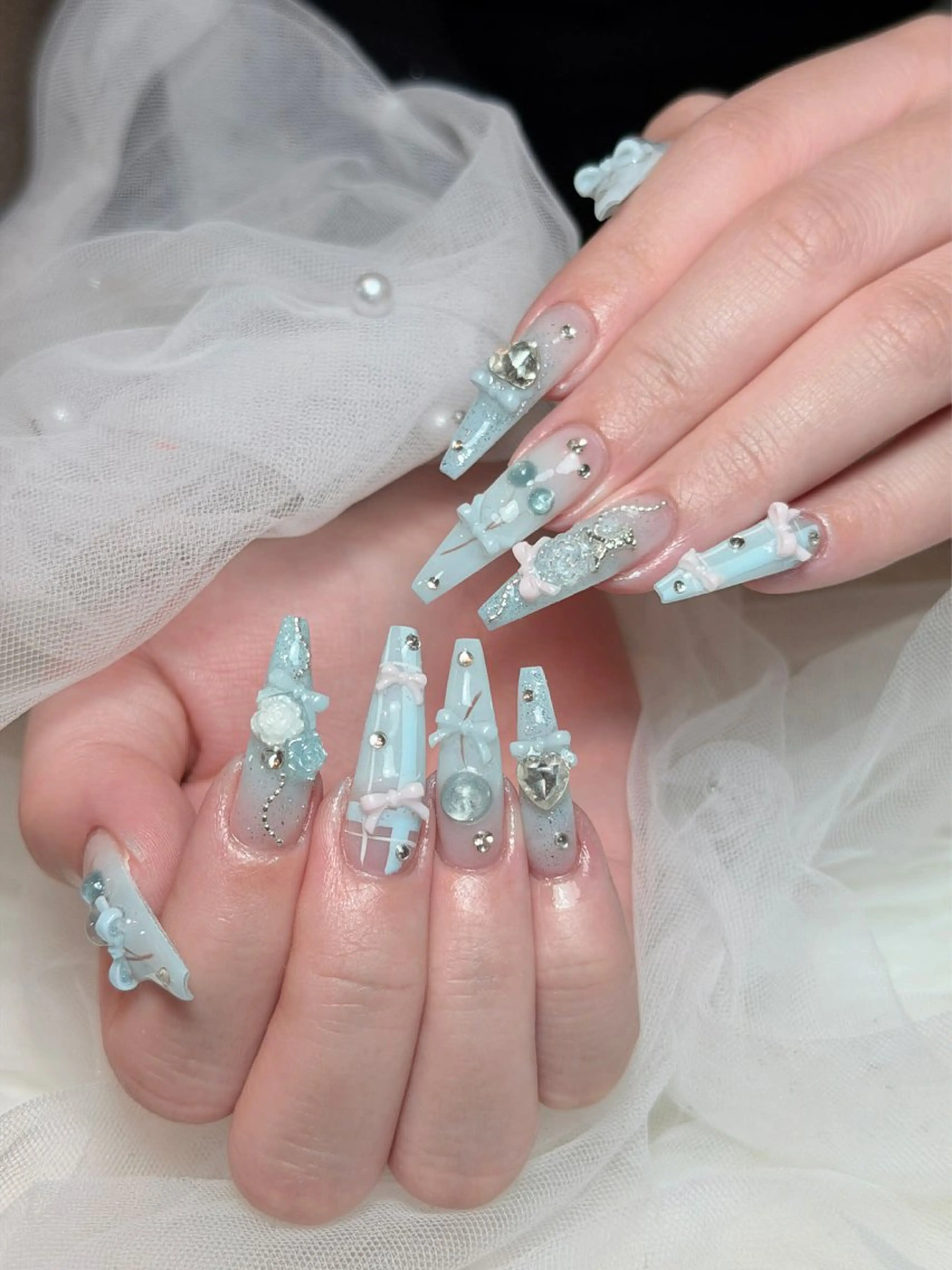 ネイル チークネイル ドット フレンチネイル グラデーション ハート ハンドネイル Julli NailStudioのネイルデザイン