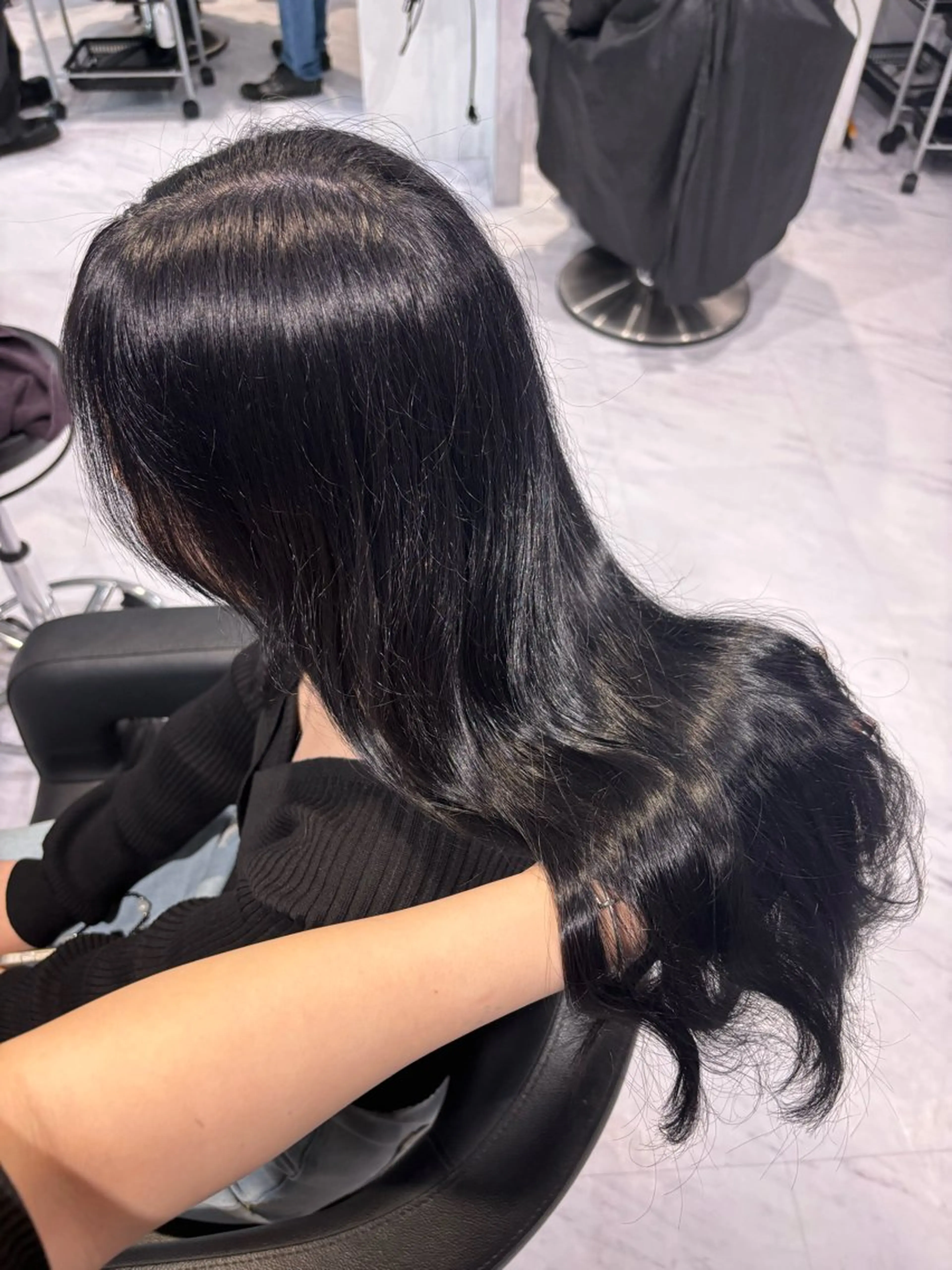 ロング カラー 黒髪 ブルーカラー ブルーブラック ヘアカラー トリートメント ヘッドスパ ヘアセット 表参道♡暗髪♡ 艶カラー♡アユミのヘアスタイル