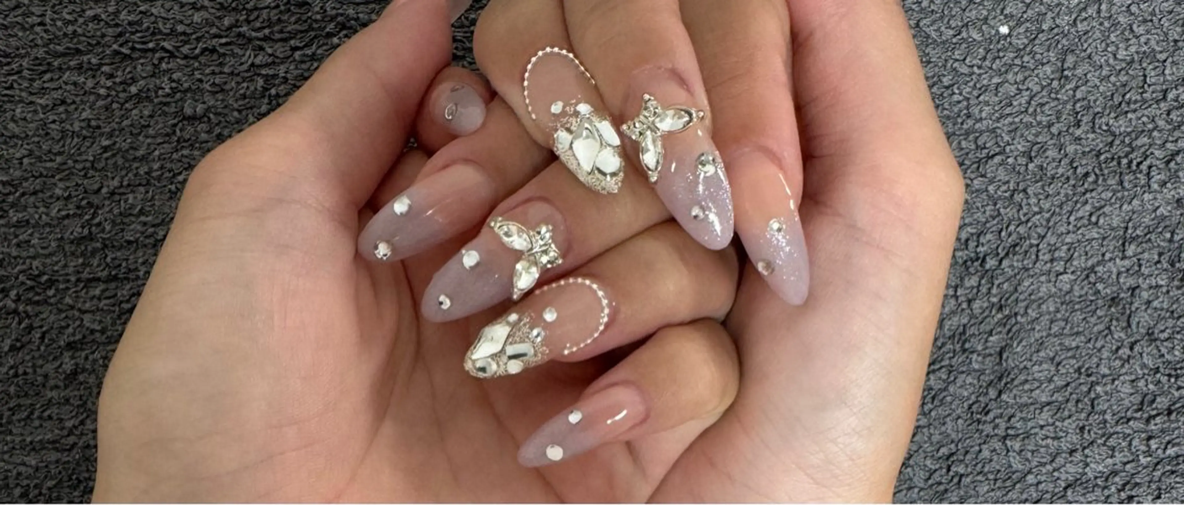 ネイル ワンホンネイル carnet nail💅のネイルデザイン