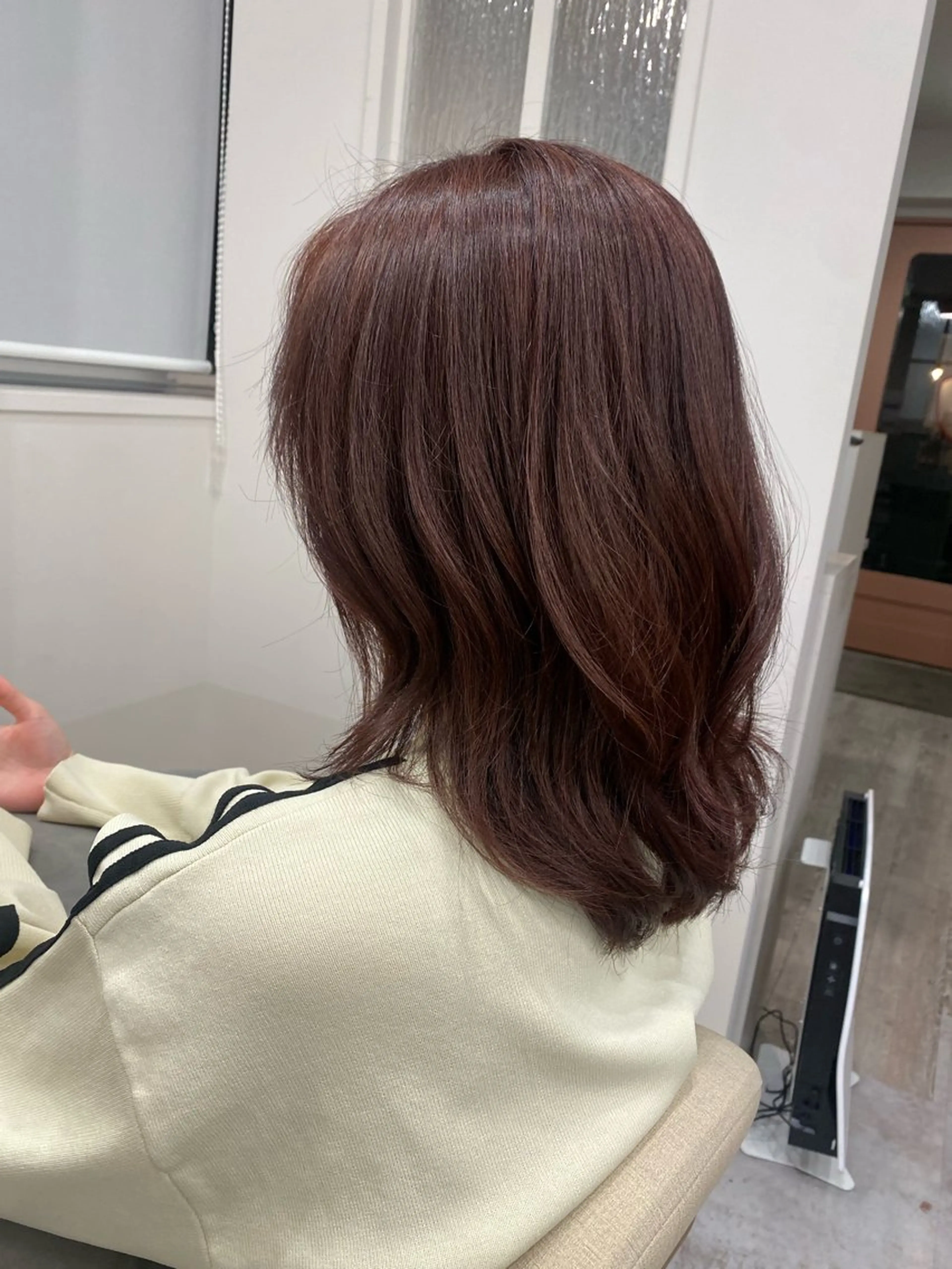 ミディアム カラー ブラウンカラー ピンクカラー ピンクブラウン 佐々木 雪菜のヘアスタイル