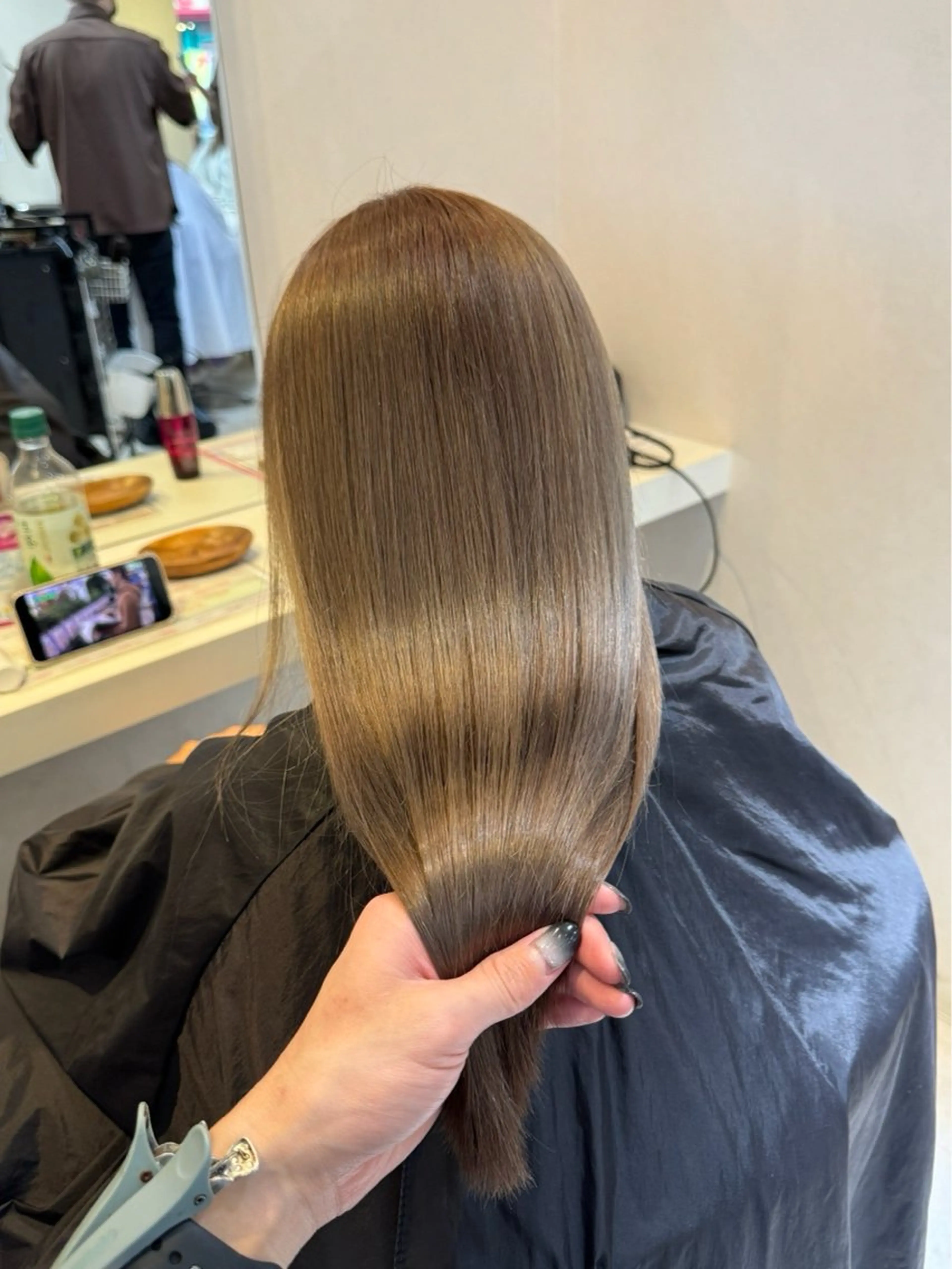 セミロング カラー ブリーチ ケアブリーチ デザインカラー ハイトーンカラー インナーカラー カット ヘアカラー トリートメント GISEL 小倉のヘアスタイル