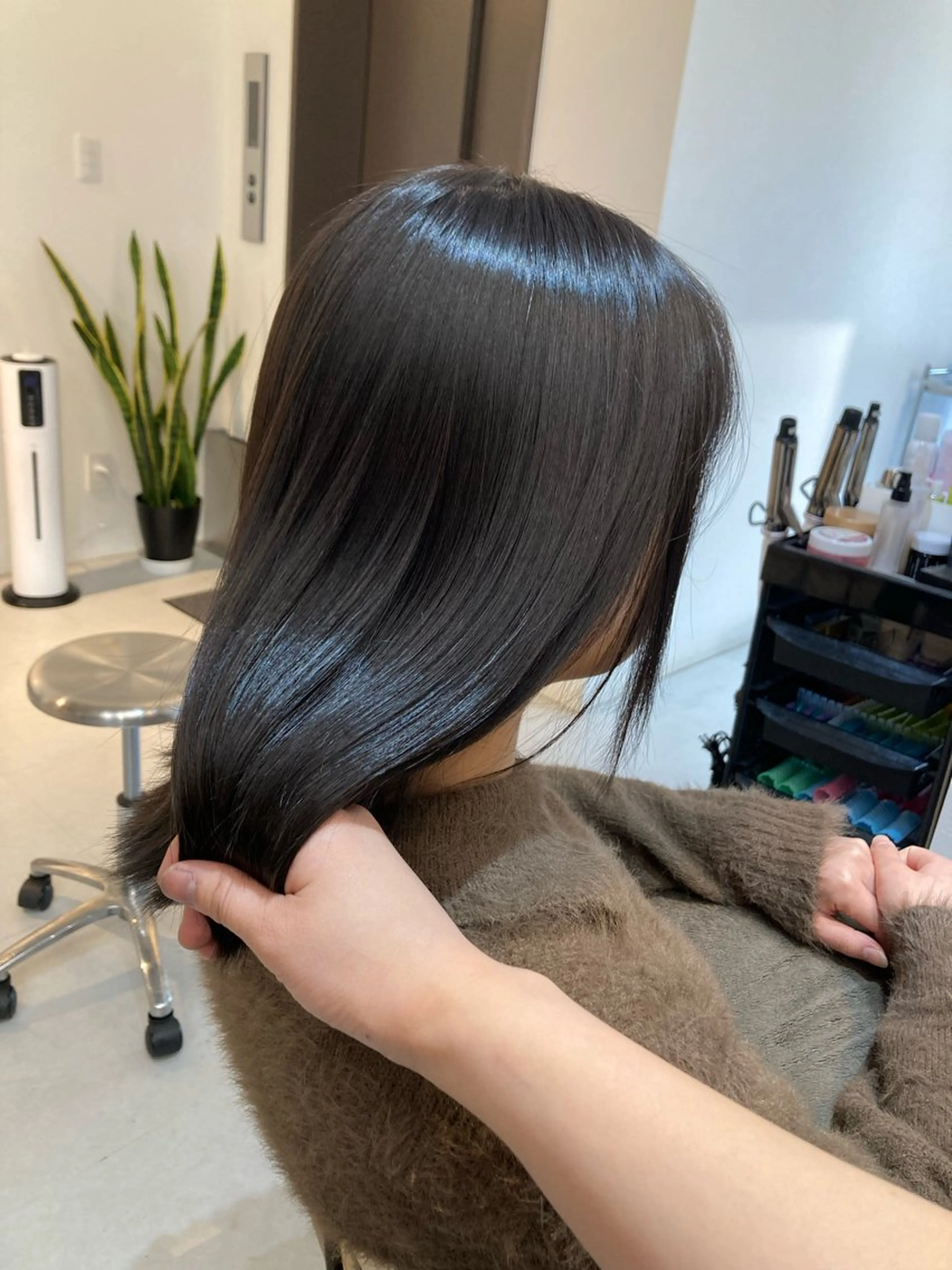 ミディアム ✨色持ちの良い艶 カラー✨蟹江真世のヘアスタイル