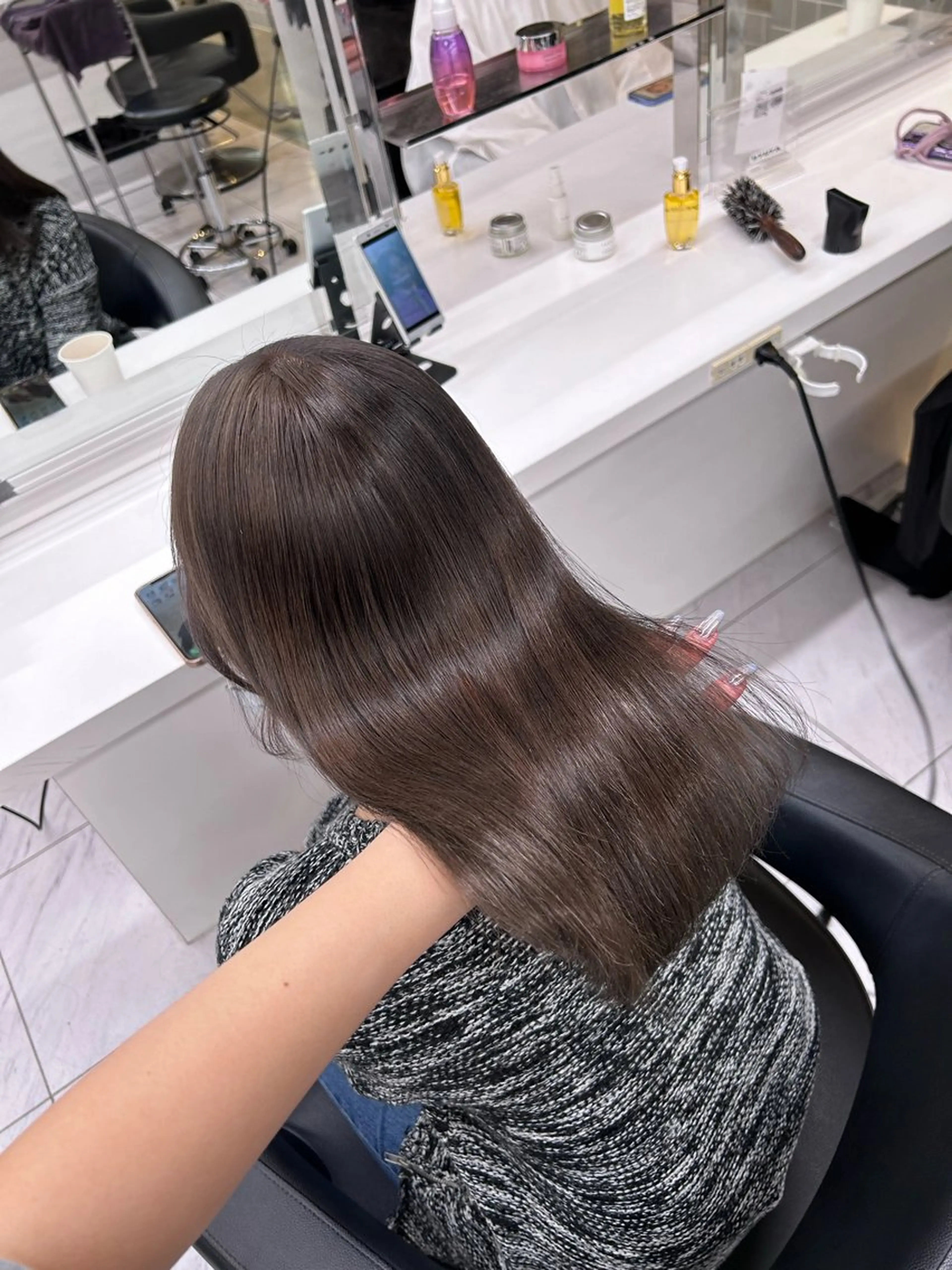 カラー ヘアカラー トリートメント 透明感ベージュ🤎 ナチュラルレイヤーのヘアスタイル