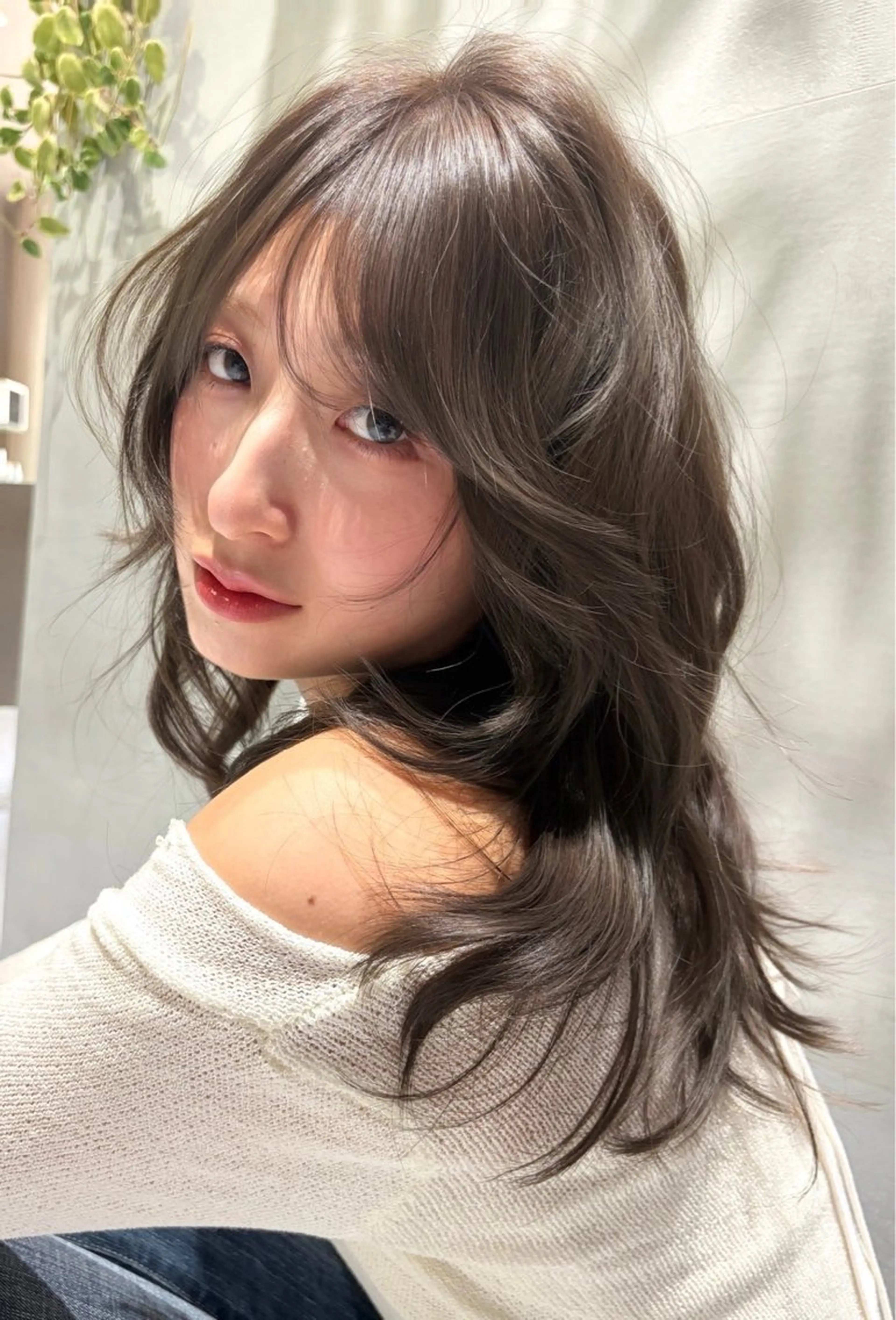ロング カラー 透明感カラー トリートメント 及川 莉央のヘアスタイル
