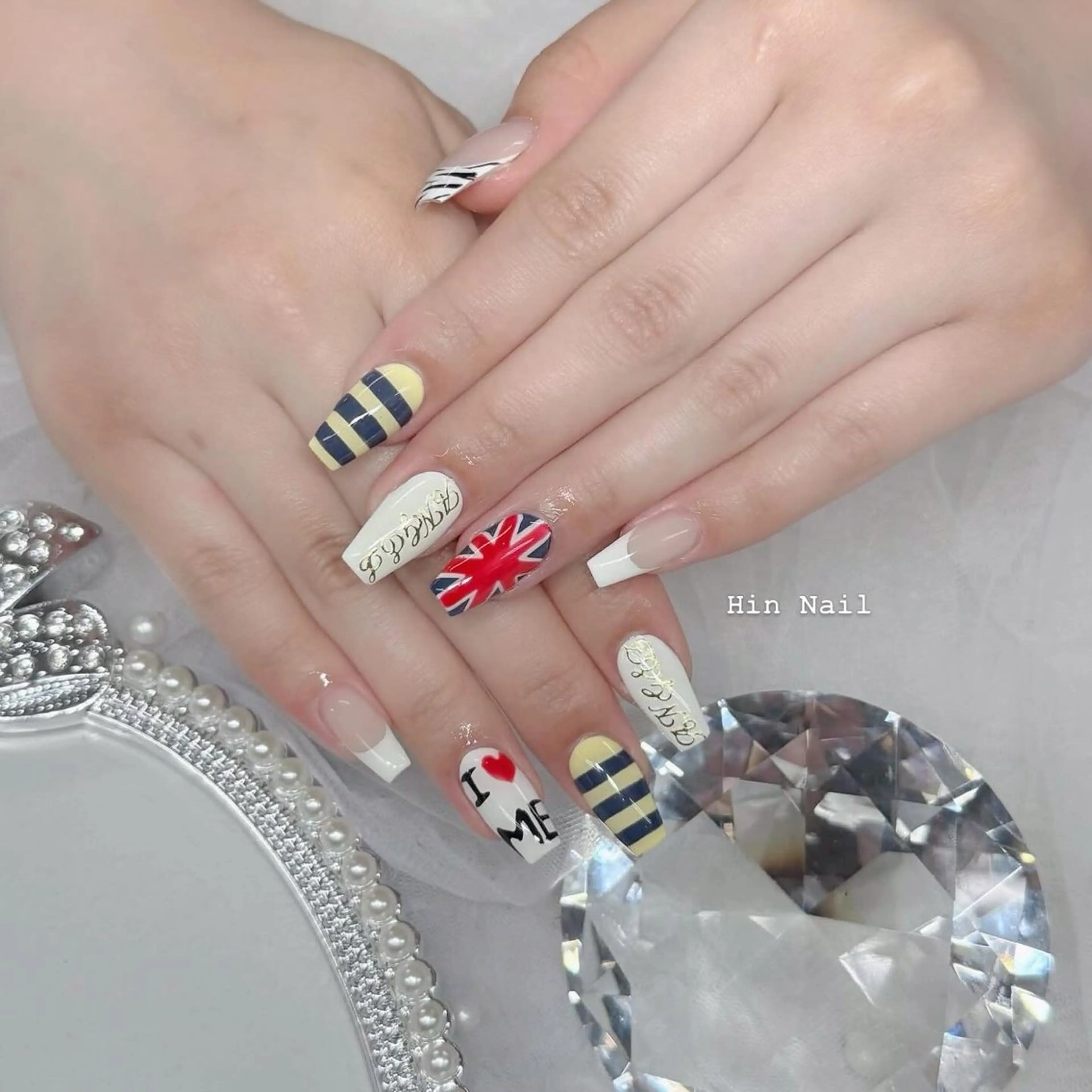 ネイル ハンドネイル HIN NAILのネイルデザイン