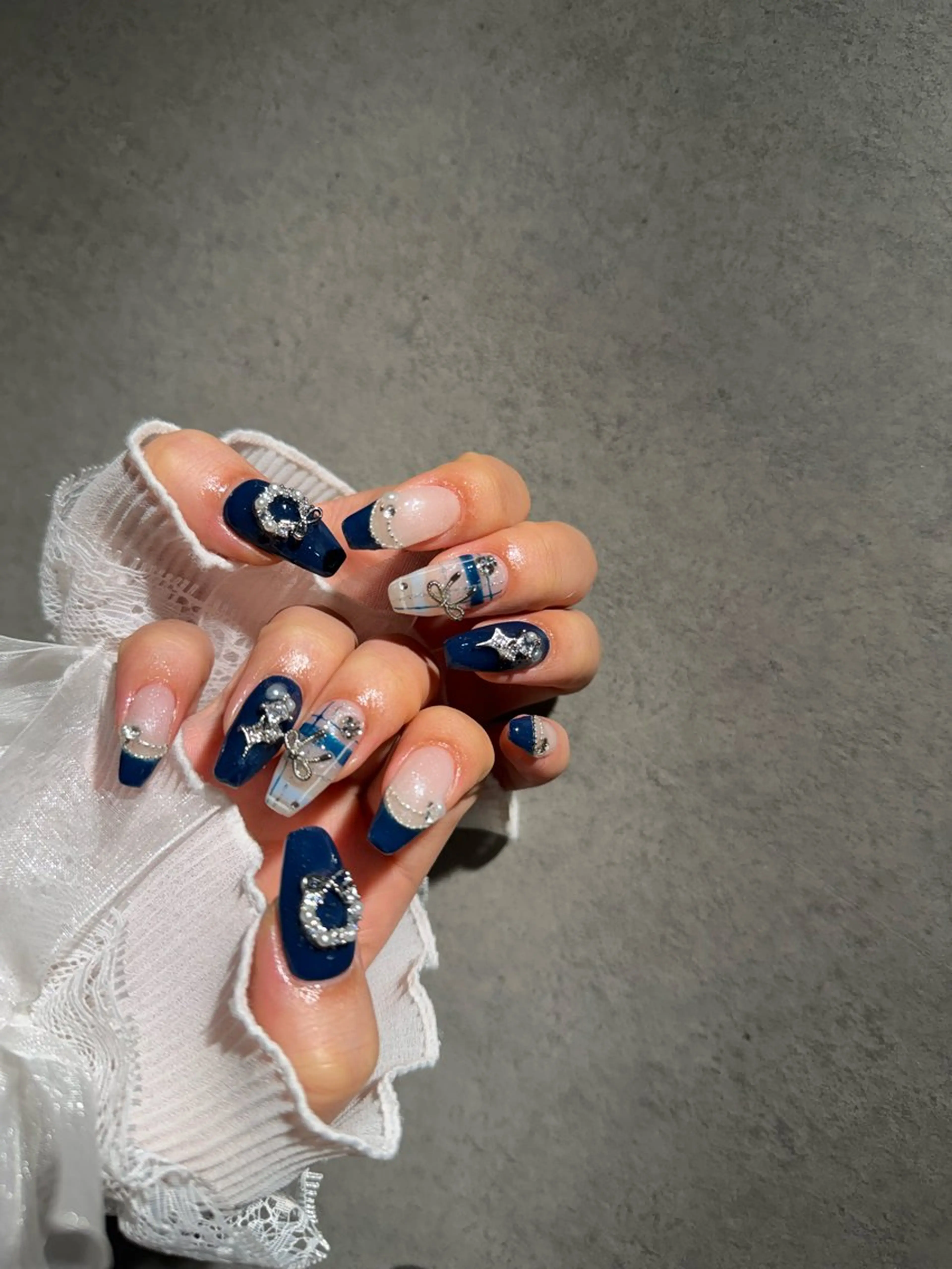 ネイル I-nailロング /ワンホン/キラキラのネイルデザイン