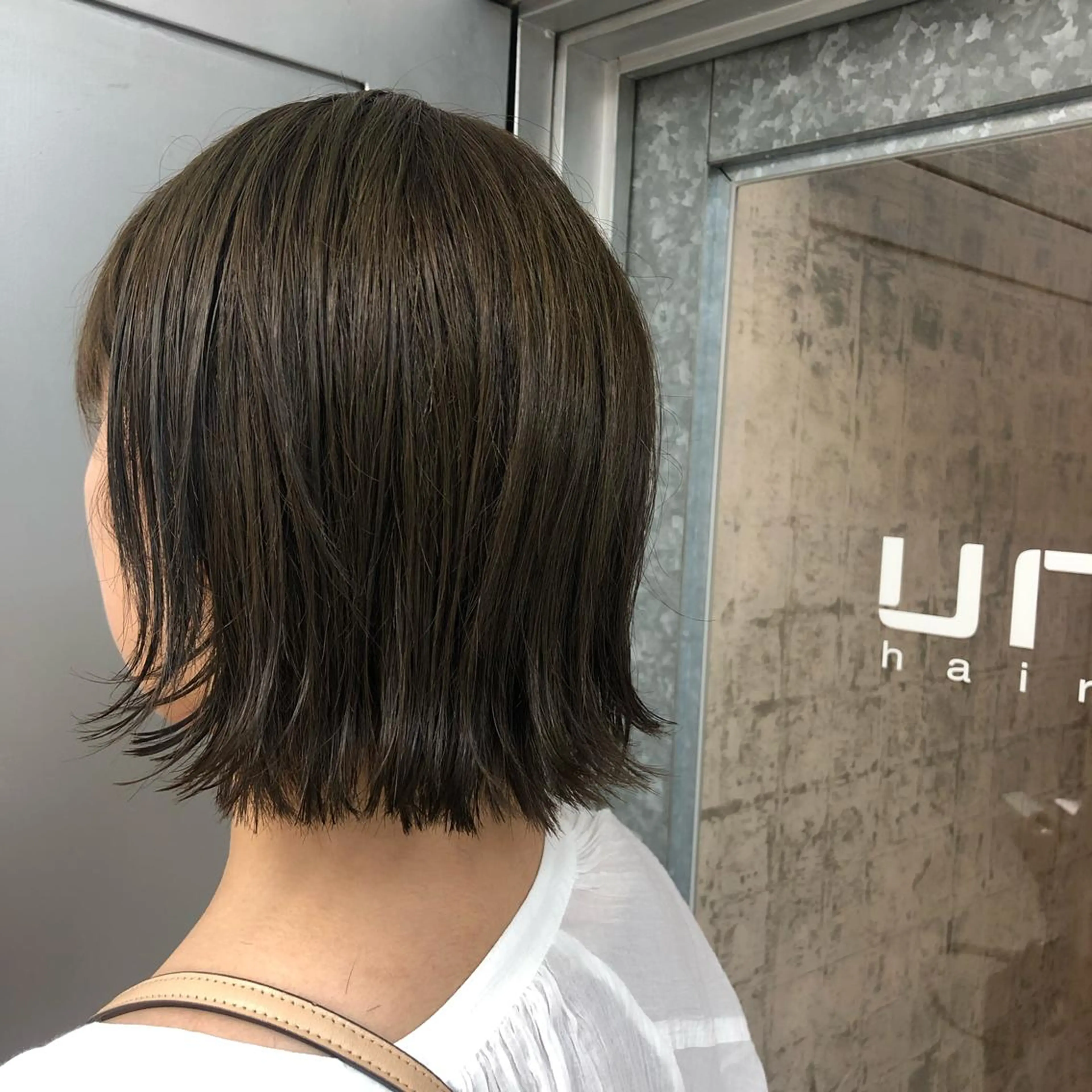 ミディアム ボブ 外ハネヘア ZAZA ASAMIのヘアスタイル