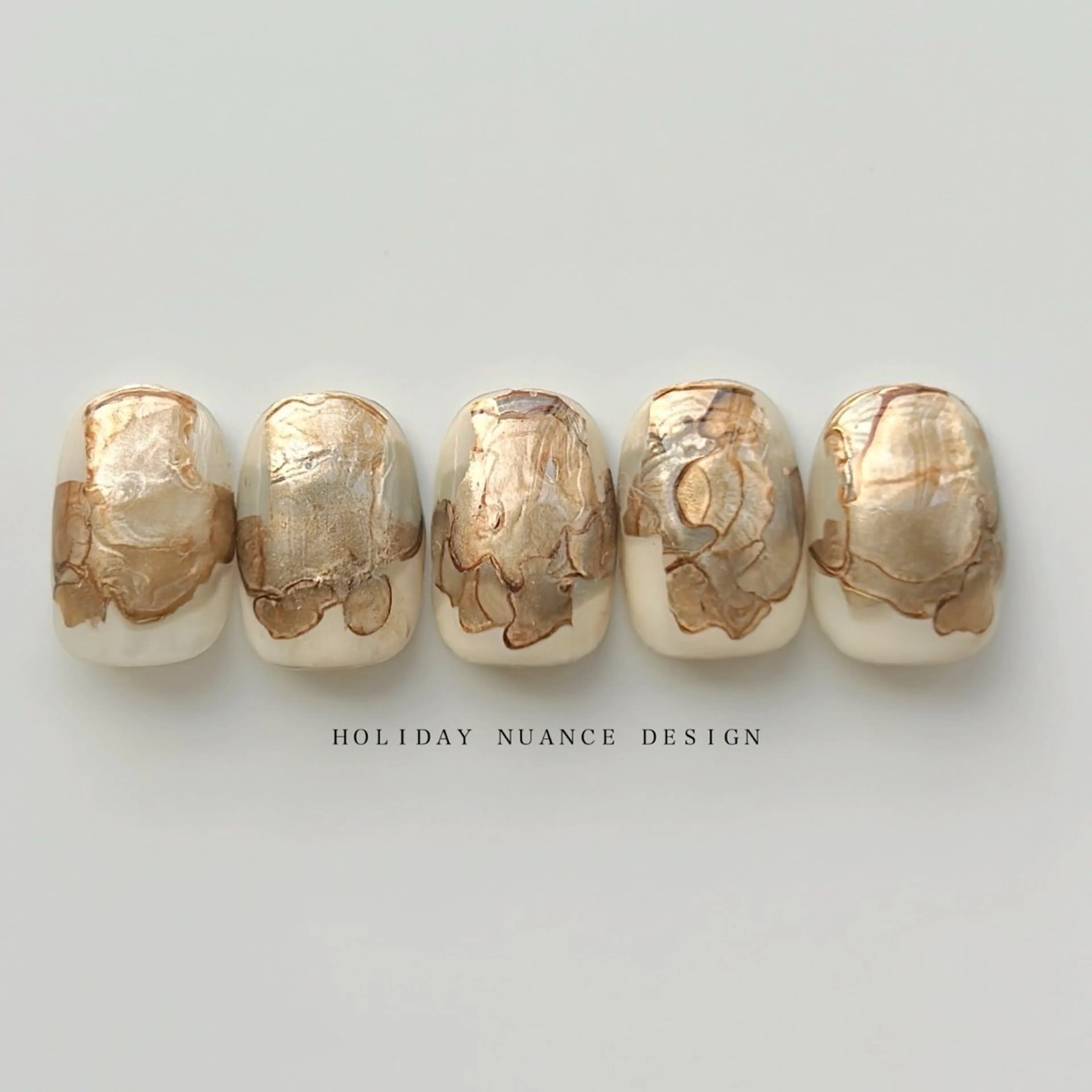 ネイル Locèlon .のネイルデザイン