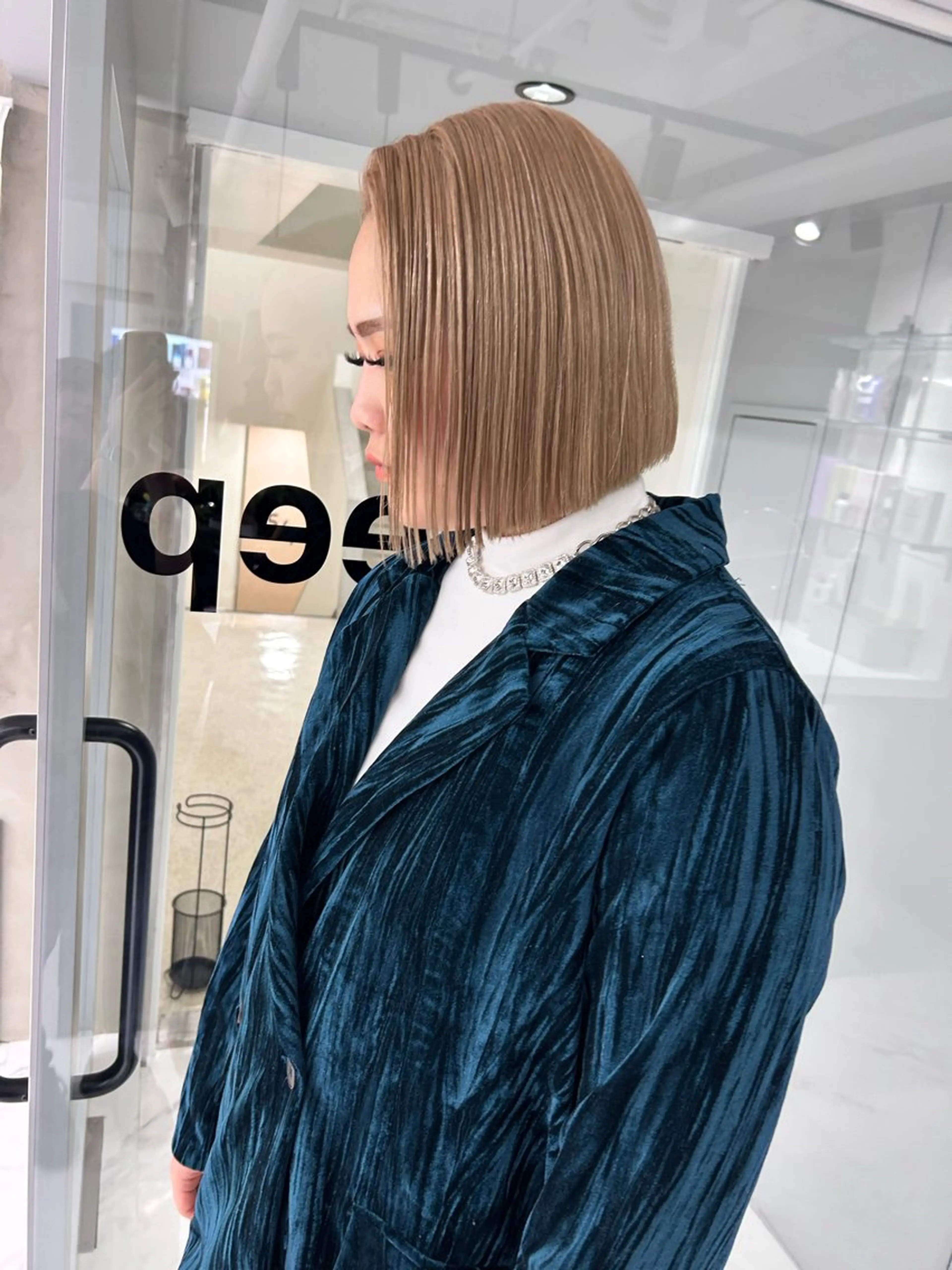 ショート 切りっぱなしボブ ボブ カット shizuna/平尾 /カラー/髪質改善のヘアスタイル