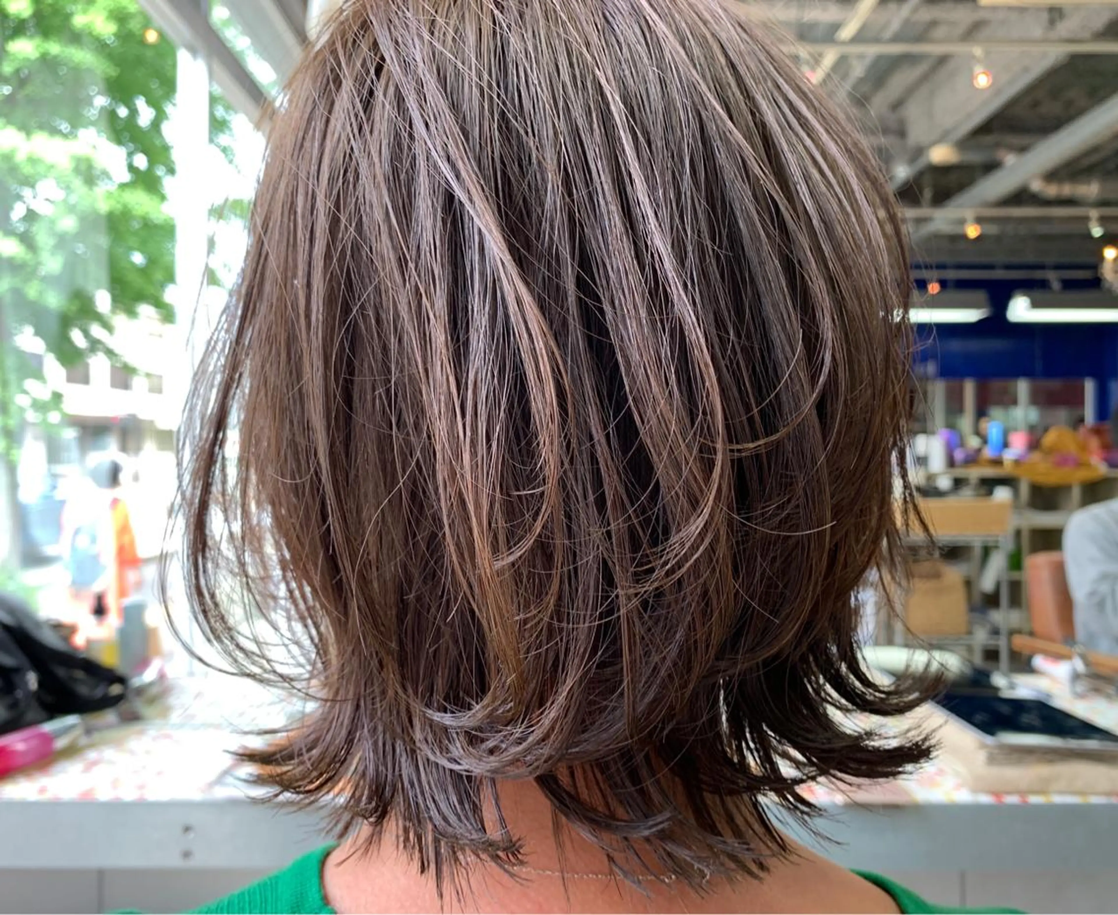 ミディアム カラー 相田 優子のヘアスタイル