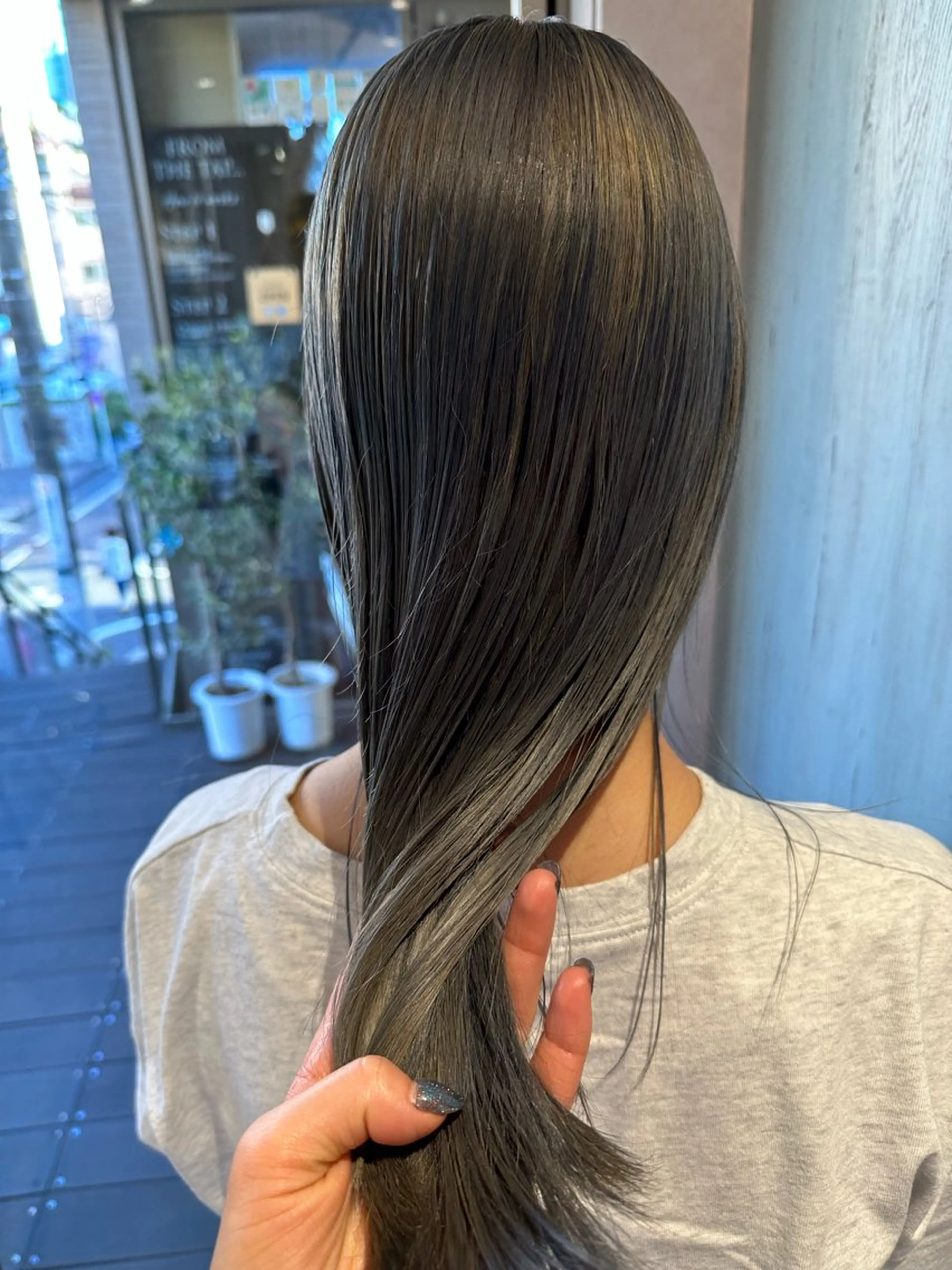 ロング カラー ブリーチ ブルーカラー ヘアカラー 韓国風/オシャレ /縮毛矯正/滝口琴未のヘアスタイル