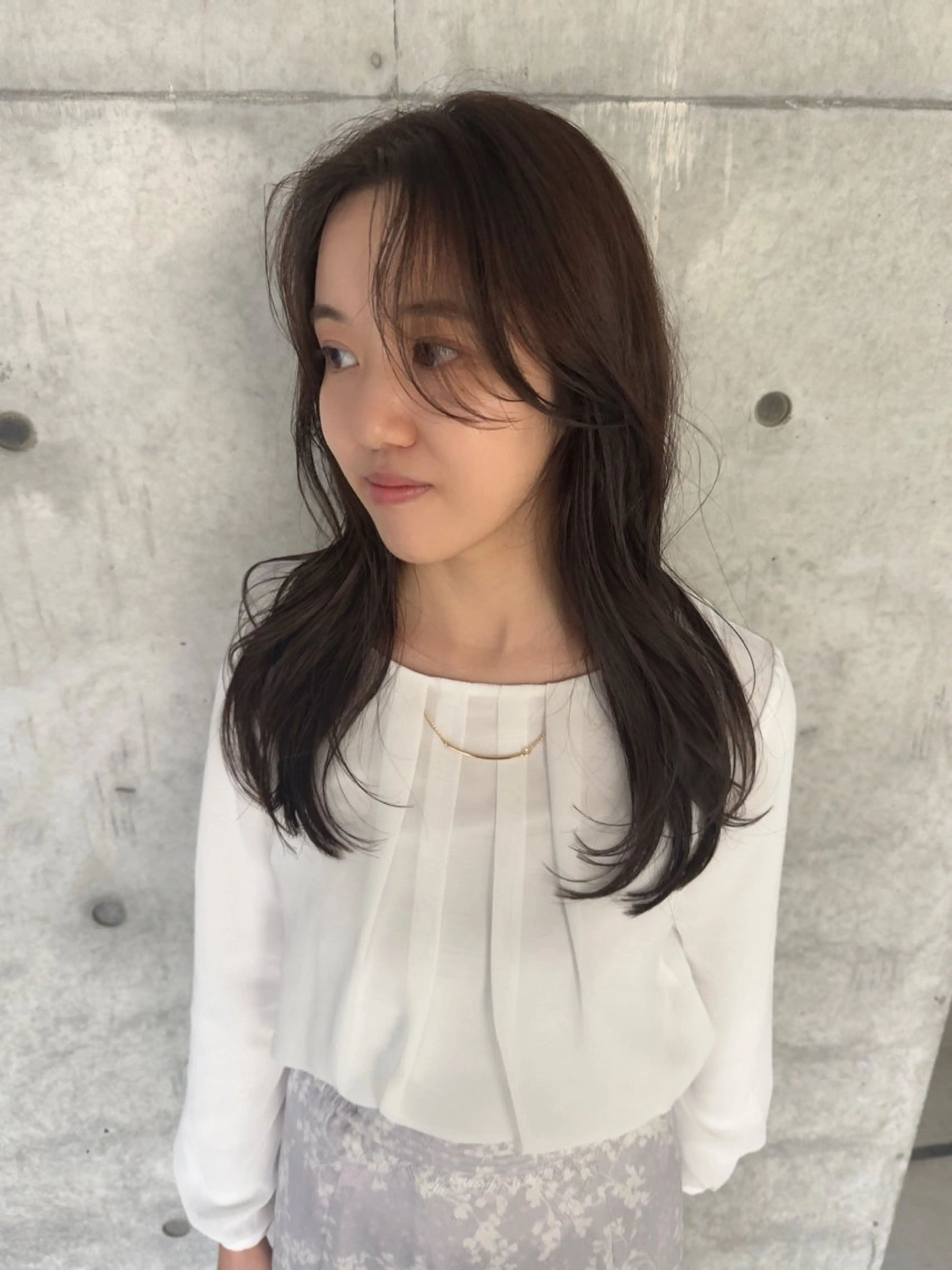 ロング カラー ロングレイヤー アッシュ ベージュカラー ブリーチ 透明感カラー カット ヘアカラー トリートメント 誰より丁寧なカット/ 小林輝/レイヤーのヘアスタイル