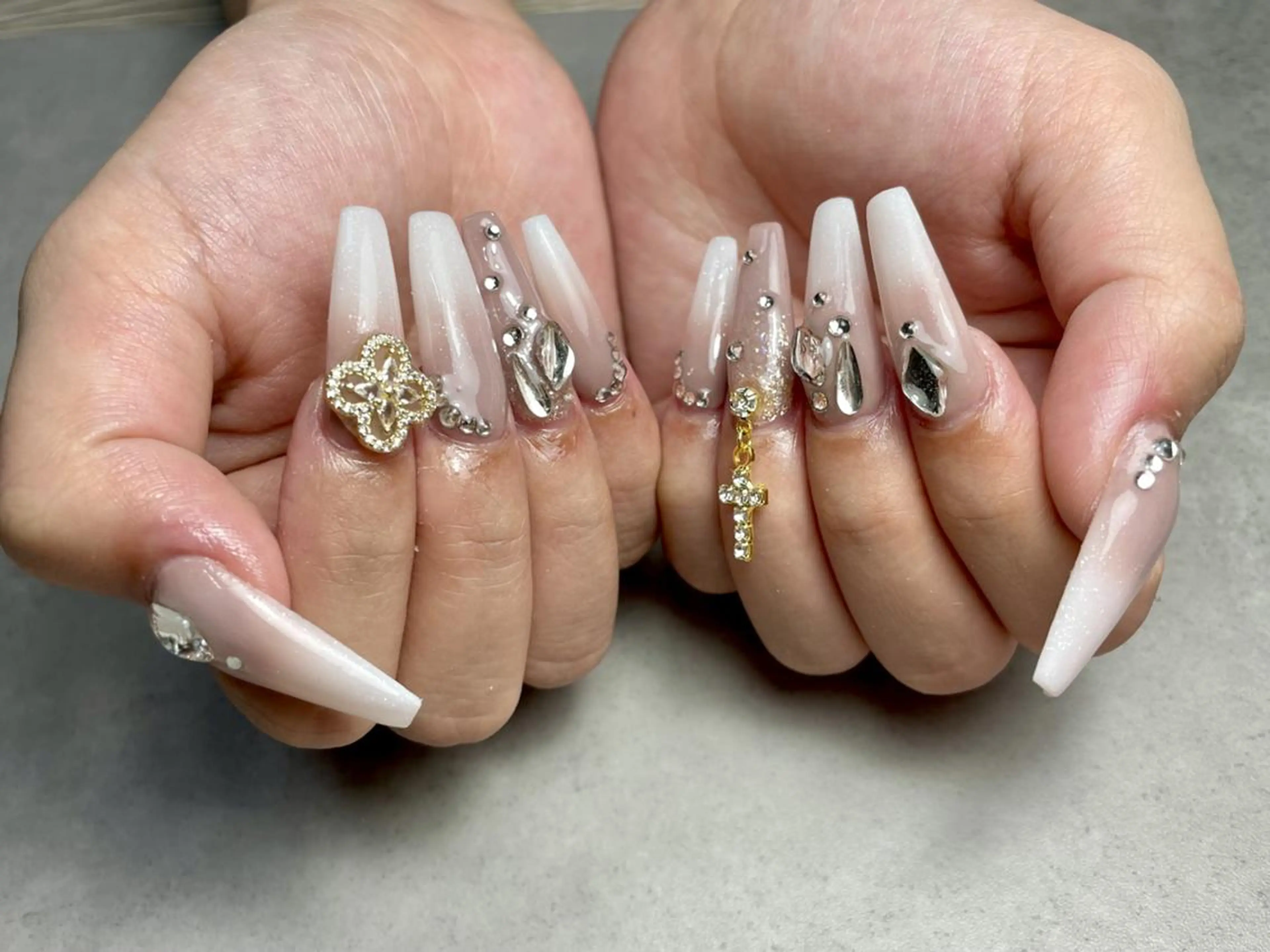 ネイル elu hのネイルデザイン