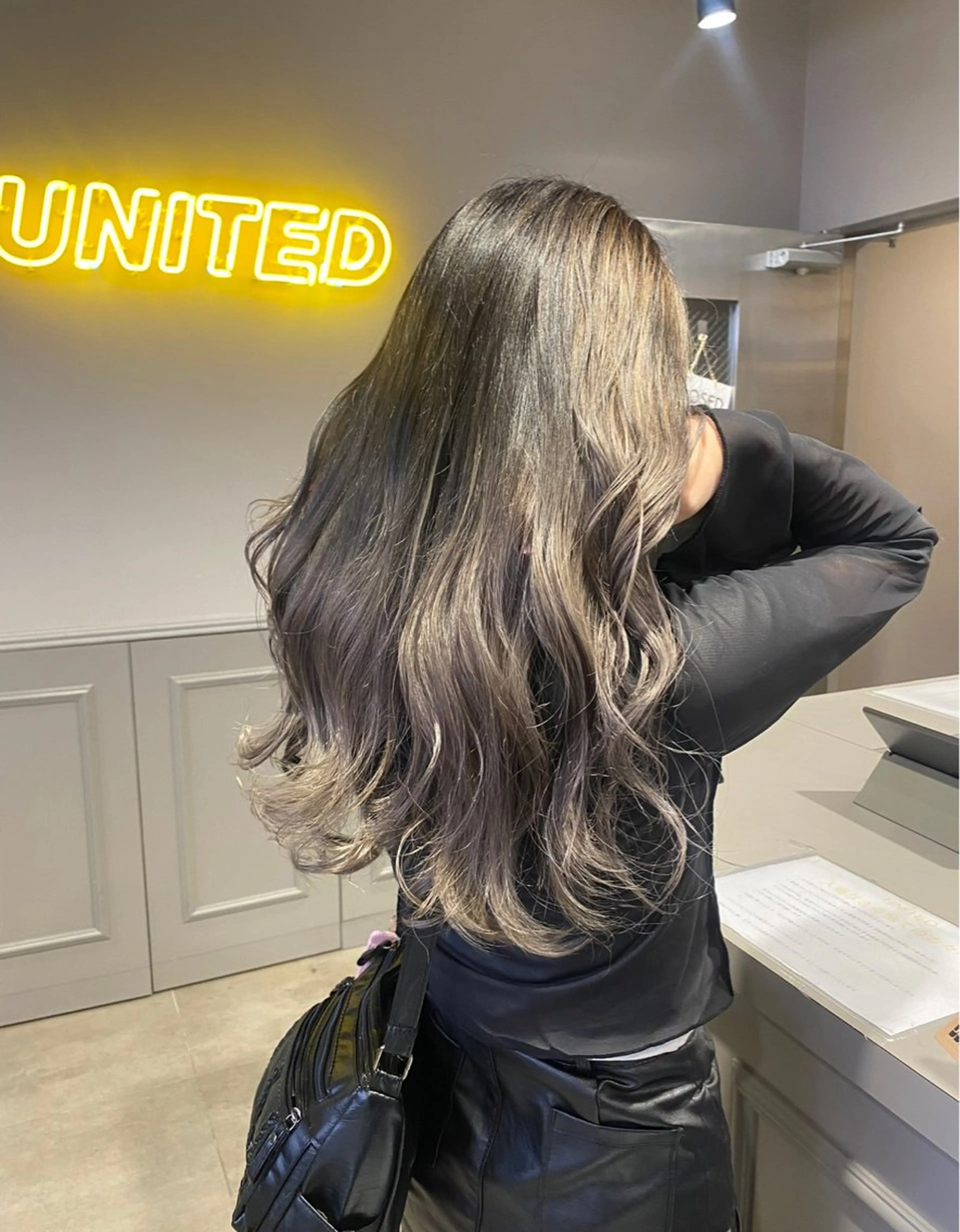 ロング カラー 韓国/トレンド レイヤー【101】のヘアスタイル