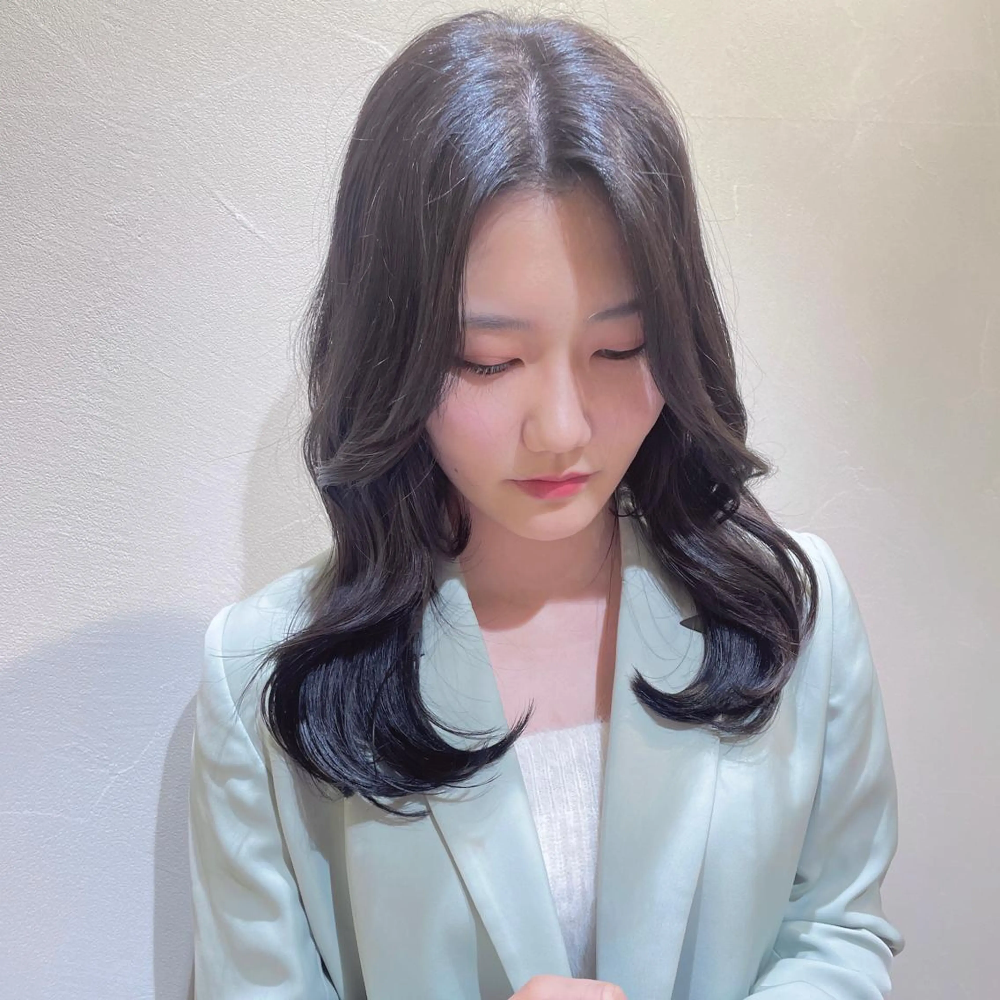 セミロング 韓国風ヘア レイヤーカット ムラ修正ブリーチ 山田眞之介のヘアスタイル