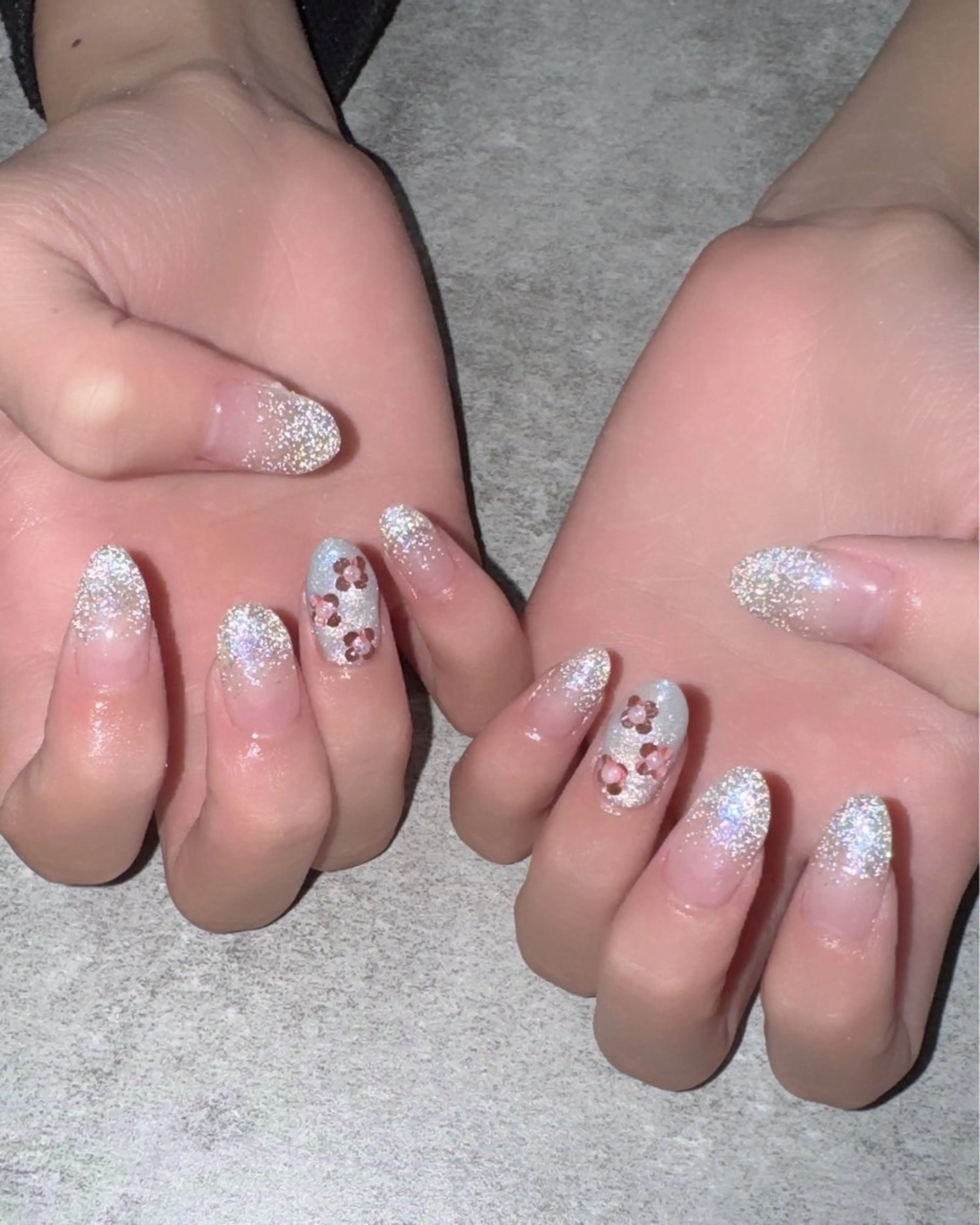 ネイル アートネイル ラメ(グリッター) ラメグラデーション ハンドネイル MATATABI. kumiのネイルデザイン