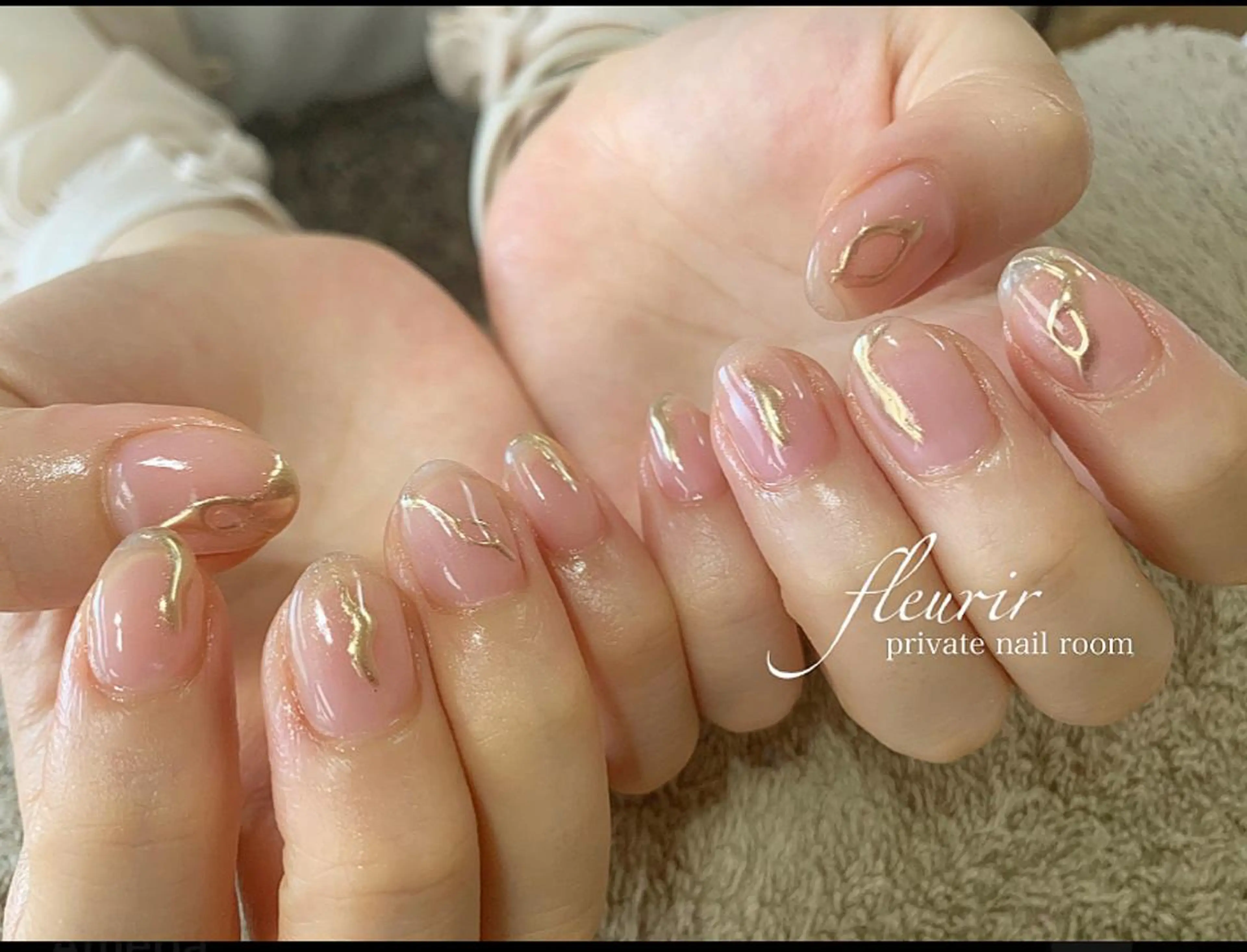 ネイル ゴールド ミラーネイル フルリール 【プライベートサロンのネイルデザイン