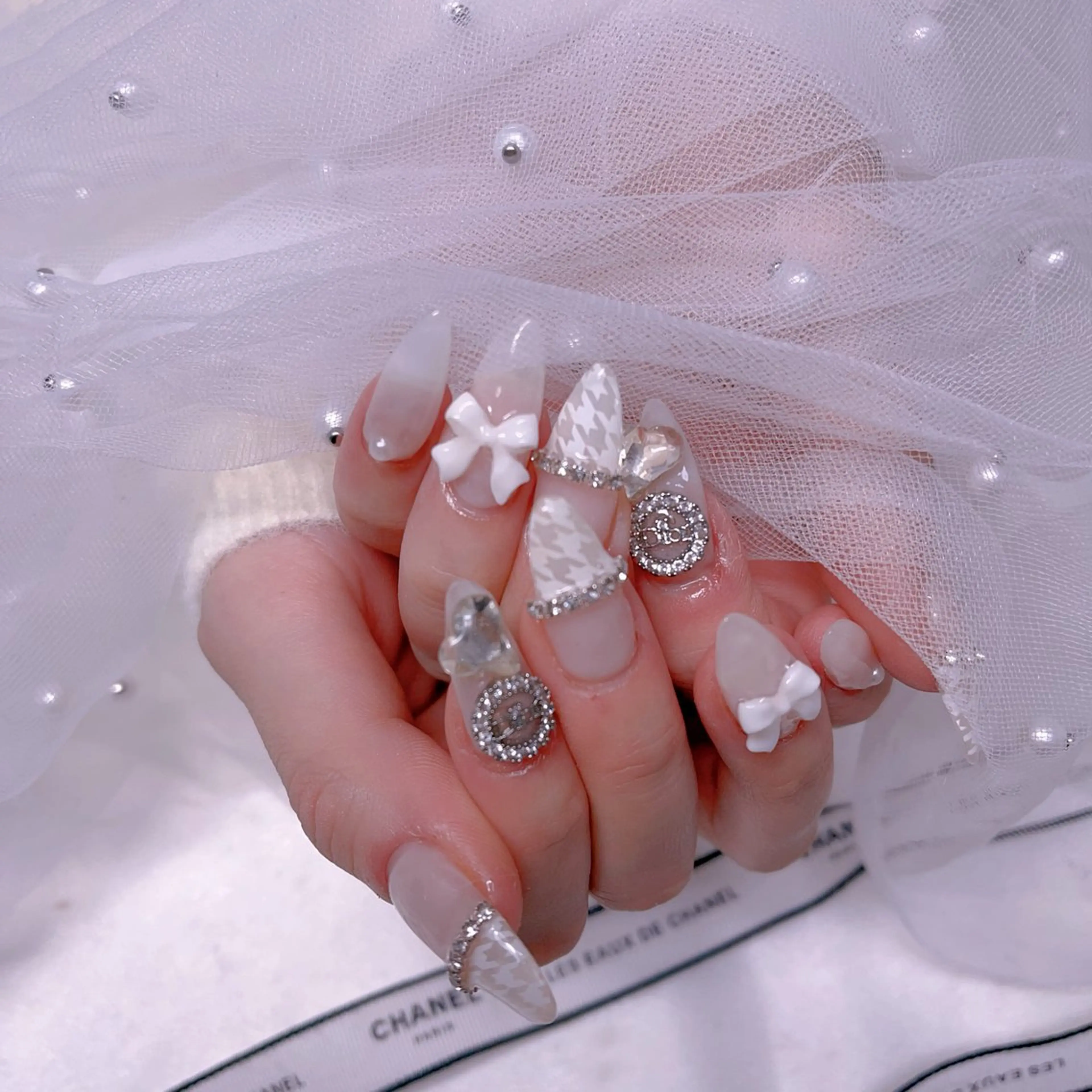 メンズ ネイル アートネイル フレンチネイル ジェルネイル キラキラネイル パラジェル ハンドネイル Bloom スカルプ専門店のネイルデザイン