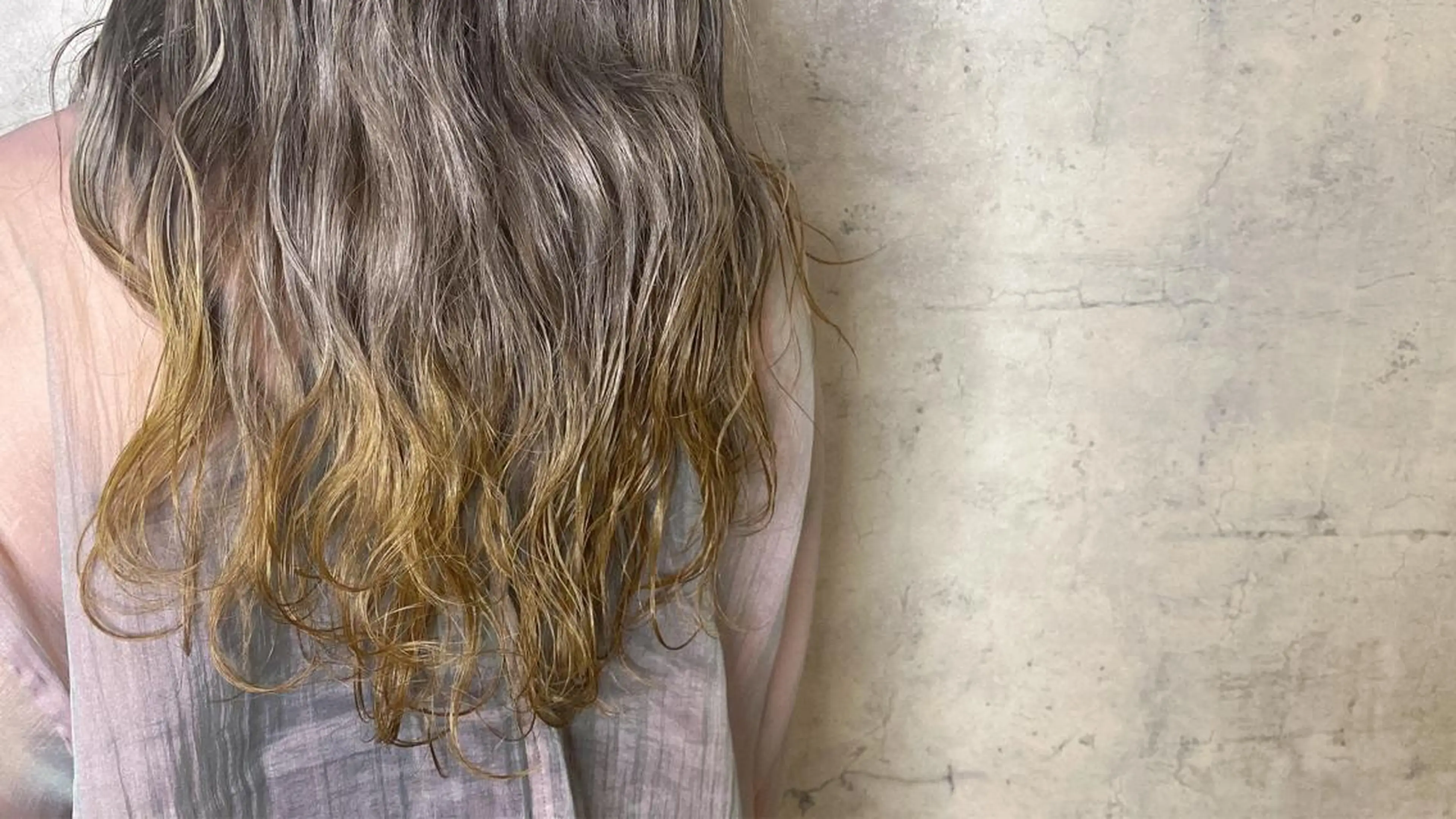 ロング イエローカラー vato バトのヘアスタイル