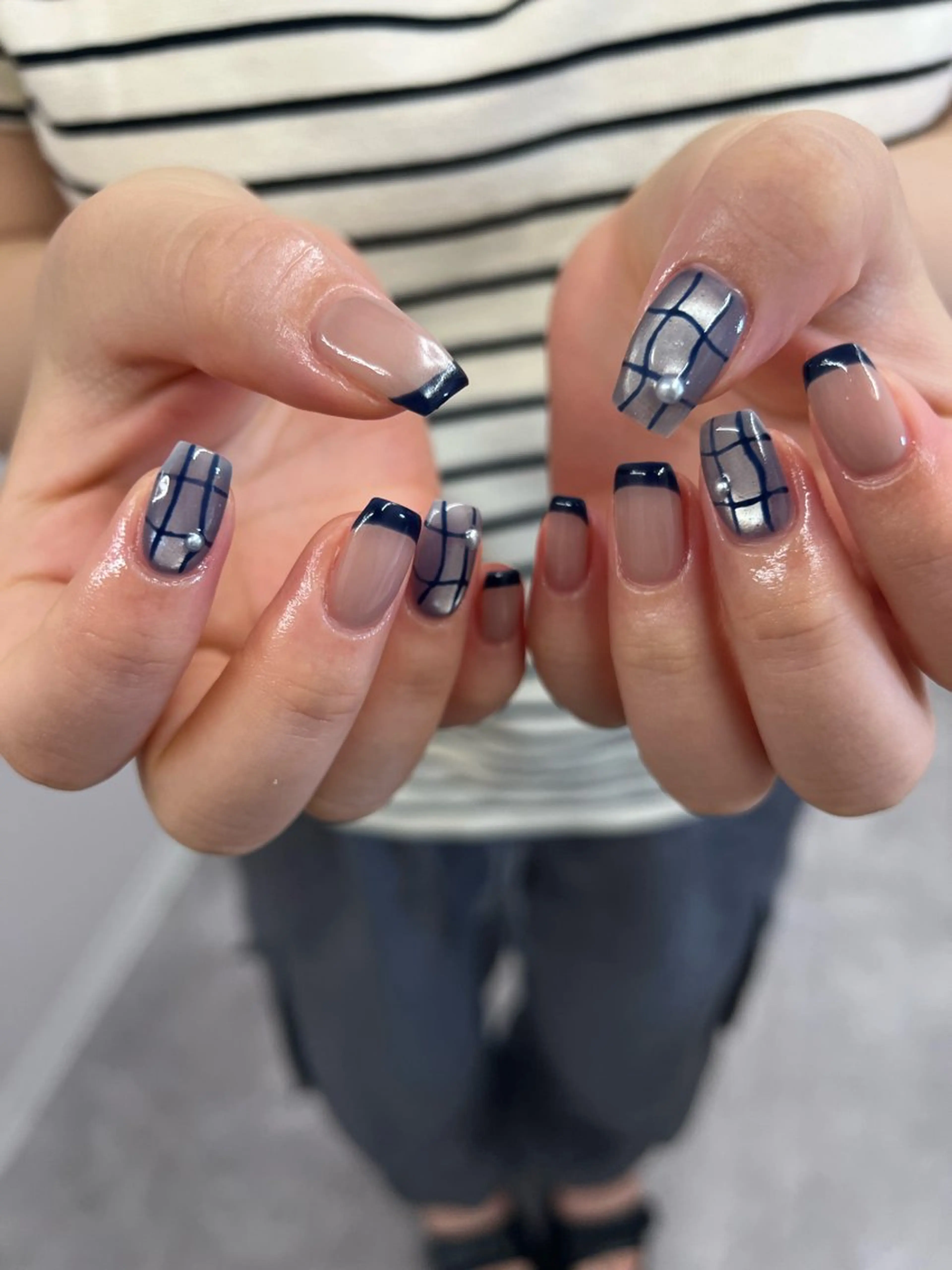 ネイル フレンチネイル ジェルネイル マグネットネイル ネイビー ニュアンスネイル ハンドネイル ハンドケア Bana_ Nailのネイルデザイン