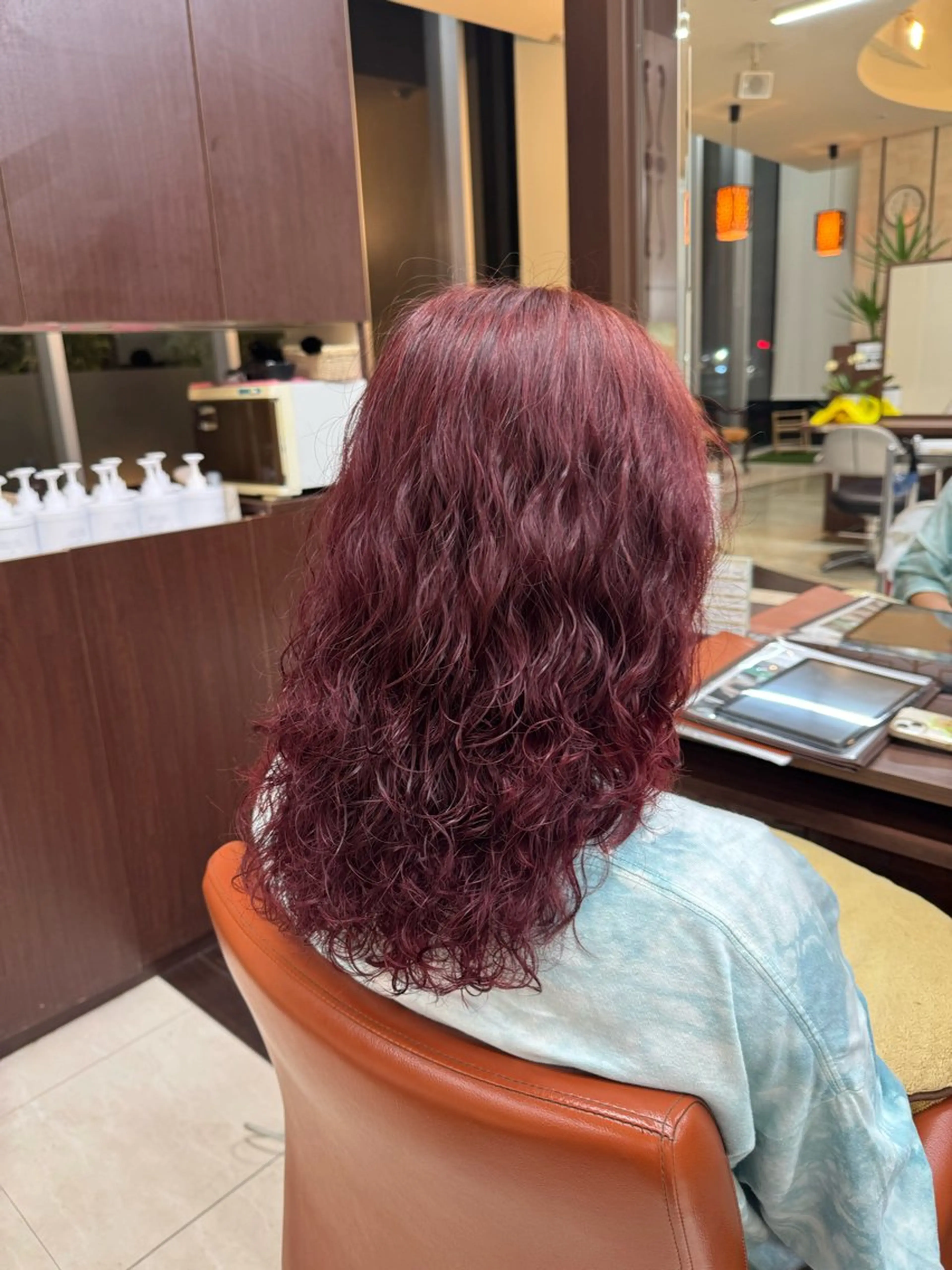 ミディアム レイヤー職人・ 似合せ美容師そうまのヘアスタイル