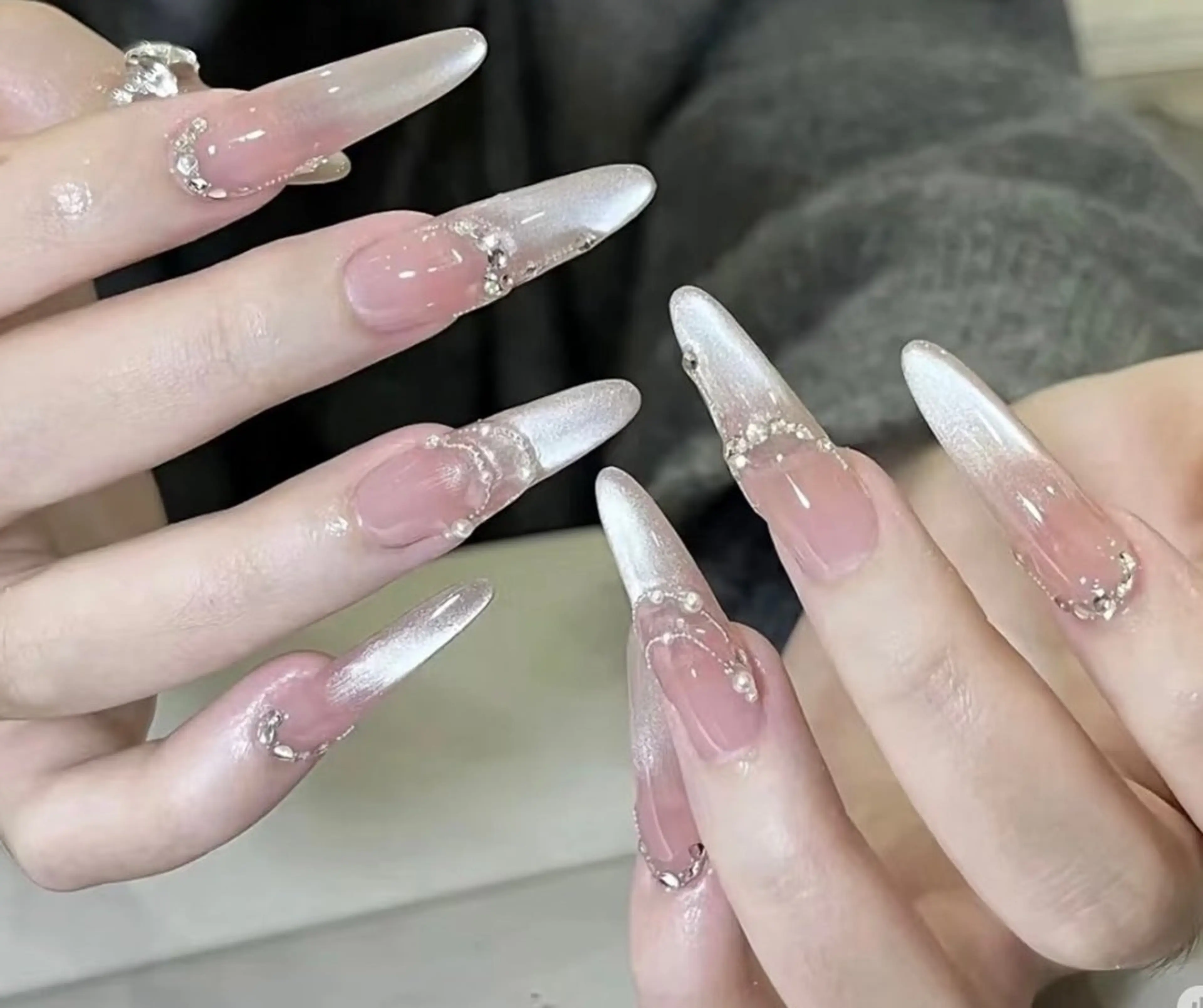 ネイル フレンチネイル ガーリー ガラスフレンチ 韓国ネイル ロングネイル ハンドネイル Venus nail チップ長さだし専門店のネイルデザイン