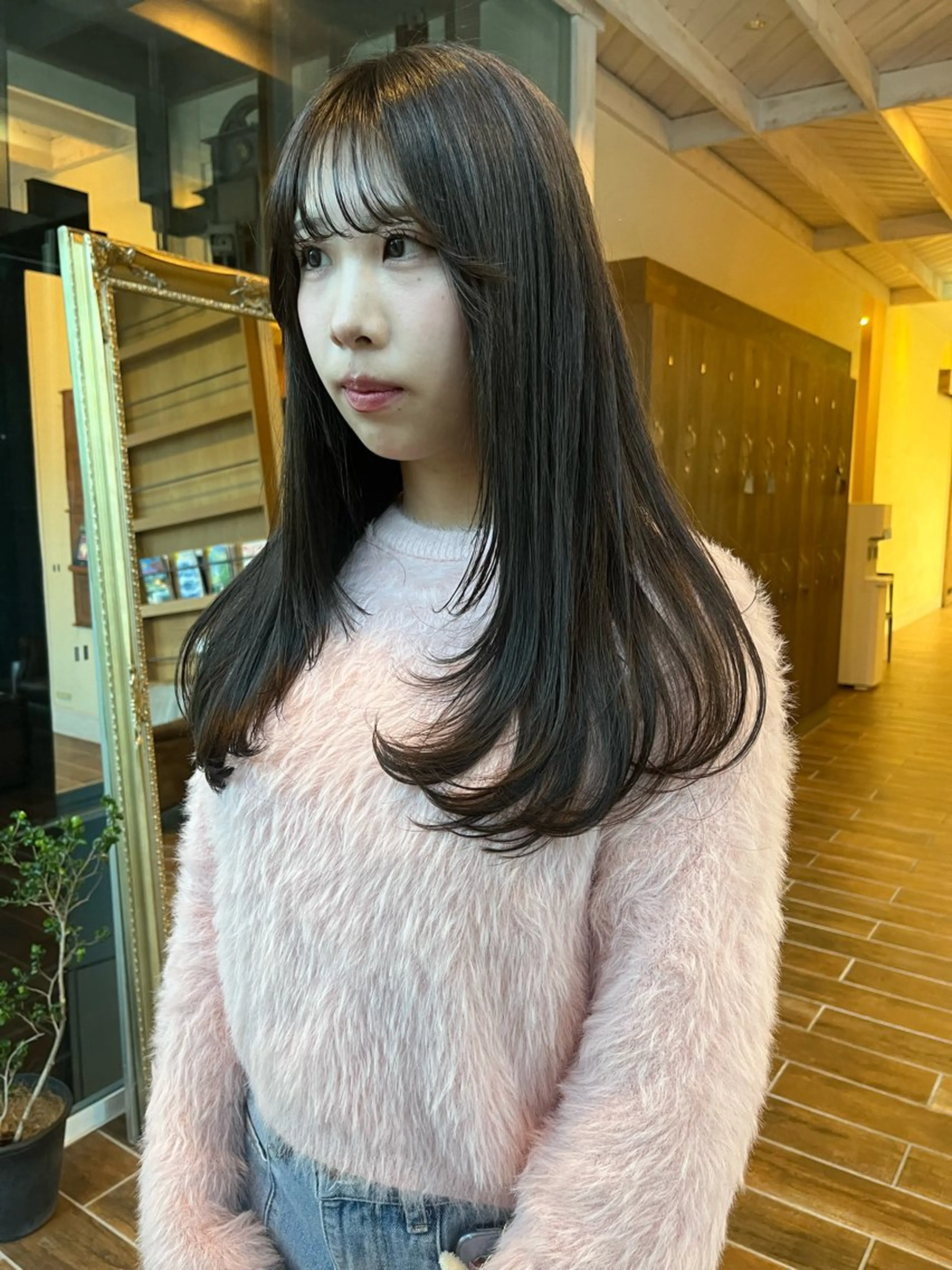 ロング 酸性ストレート/ 暖色カラー/ココネのヘアスタイル