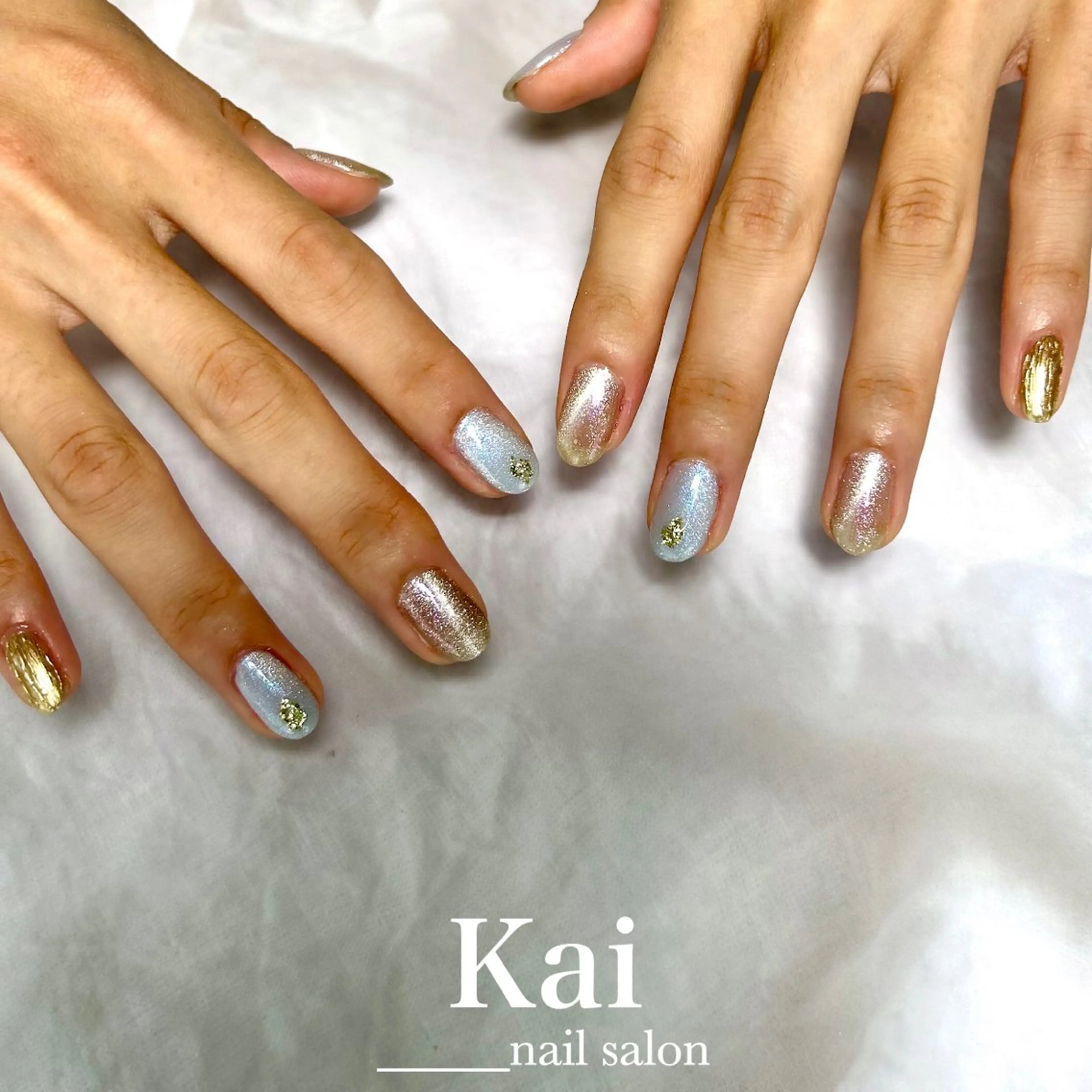 ネイル ゴールド キラキラネイル 水色 マグネットネイル ミラーネイル ハンドネイル Kai  nail Mayukoのネイルデザイン