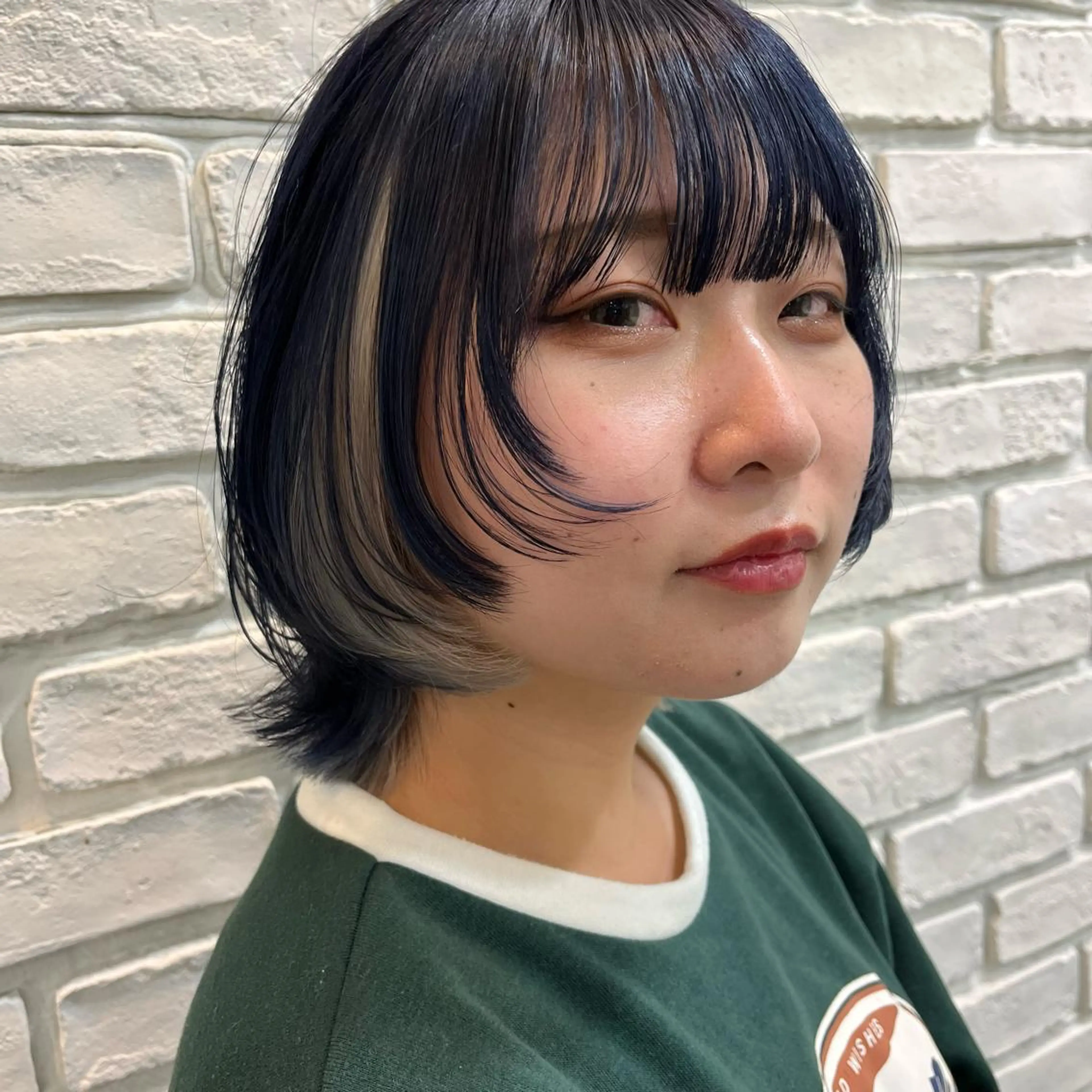 ショート カラー 黒髪 ブルーカラー ブルーブラック ウルフカット カット ヘアカラー トリートメント SOYON 🤍CHIZU🤍.のヘアスタイル